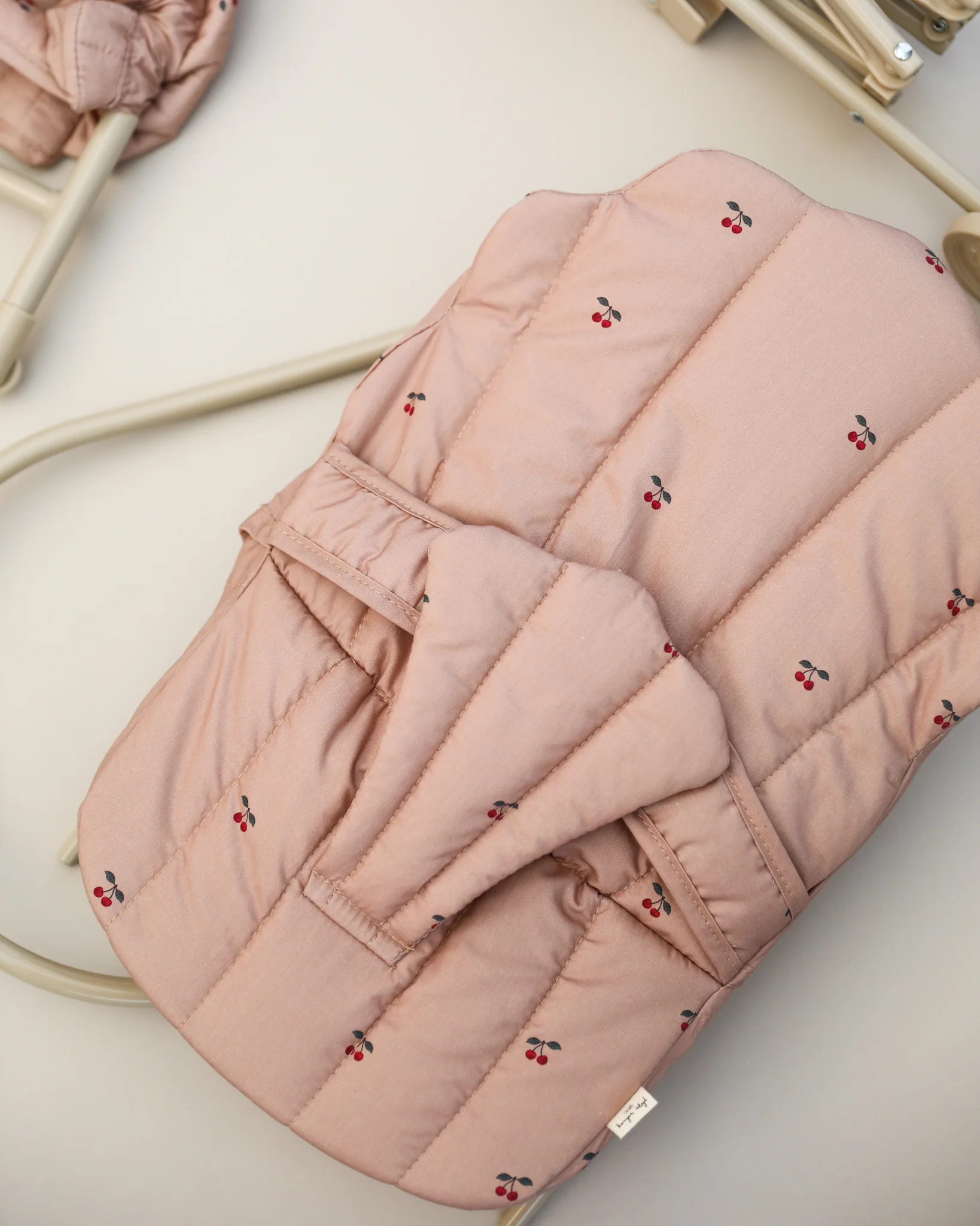 Konges Sloejd | Baby Doll Bouncer - Cherry Blush - Image 7