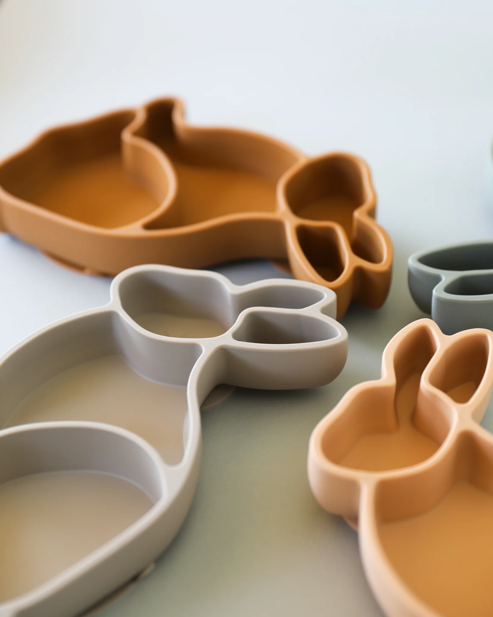 Konges Sloejd | Bunny Silicone Bowl - Warm Grey - Image 6