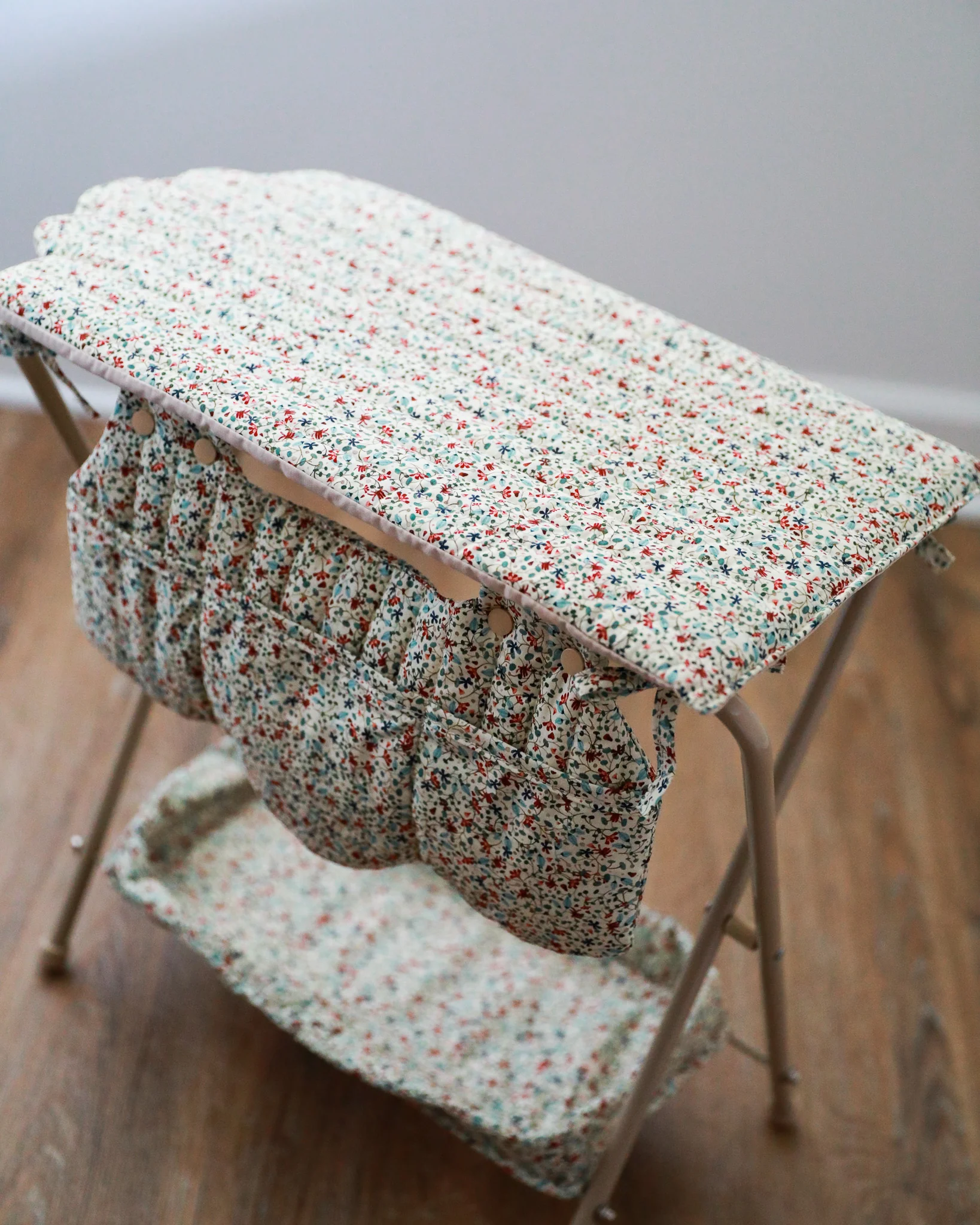 Doll Changing Table - Louloudi - Image 2