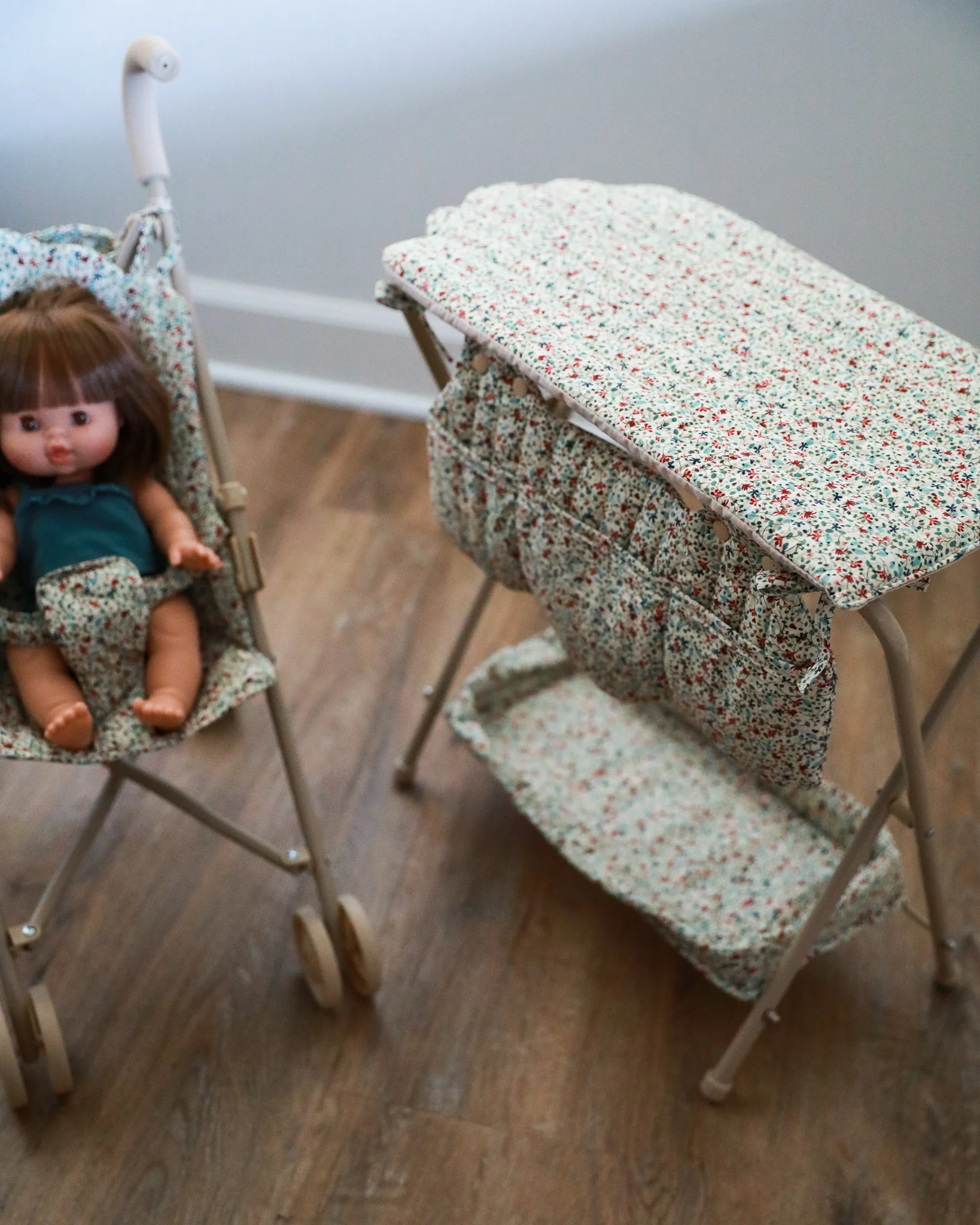 Doll Changing Table - Louloudi - Image 5