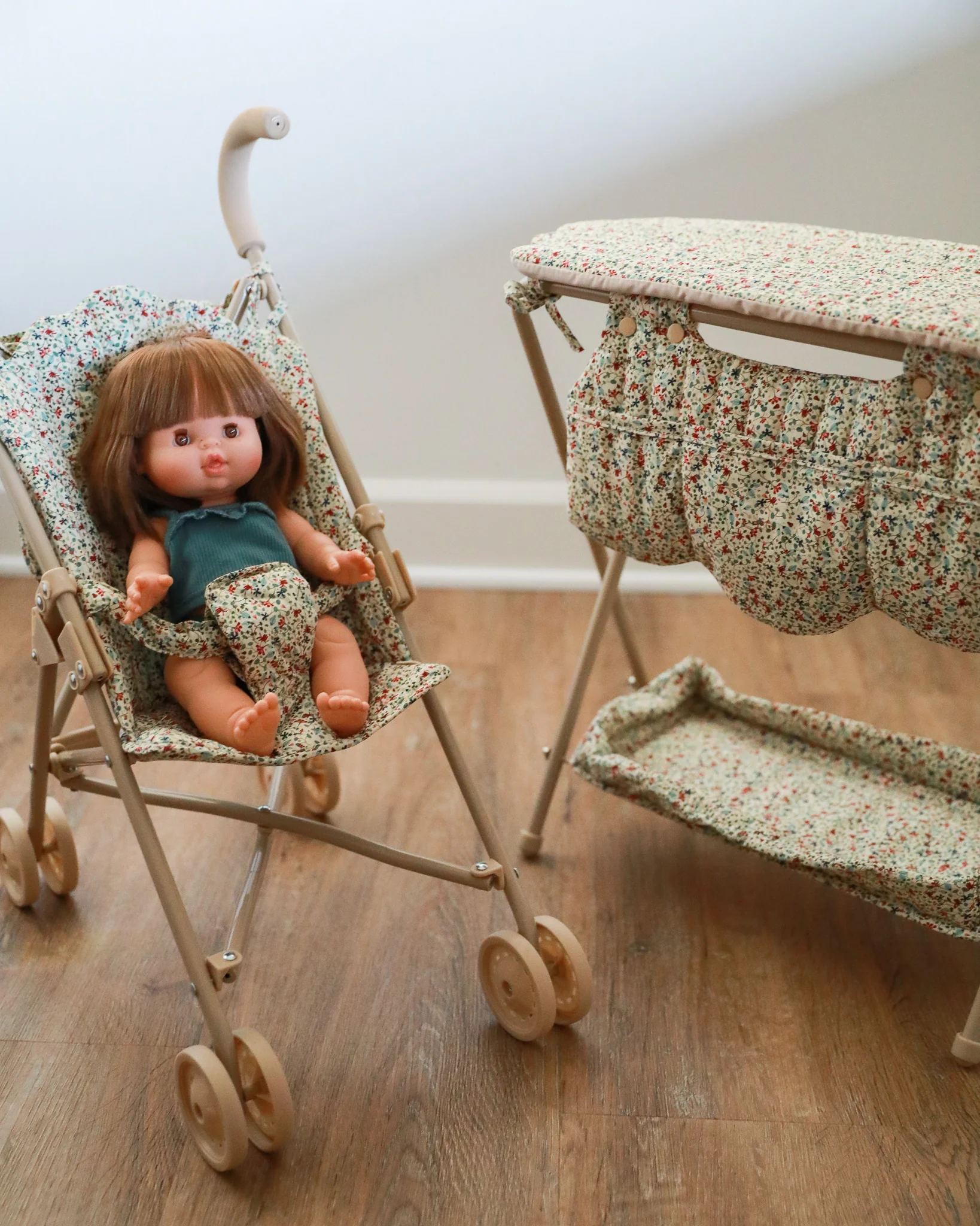 Doll Changing Table - Louloudi - Image 6