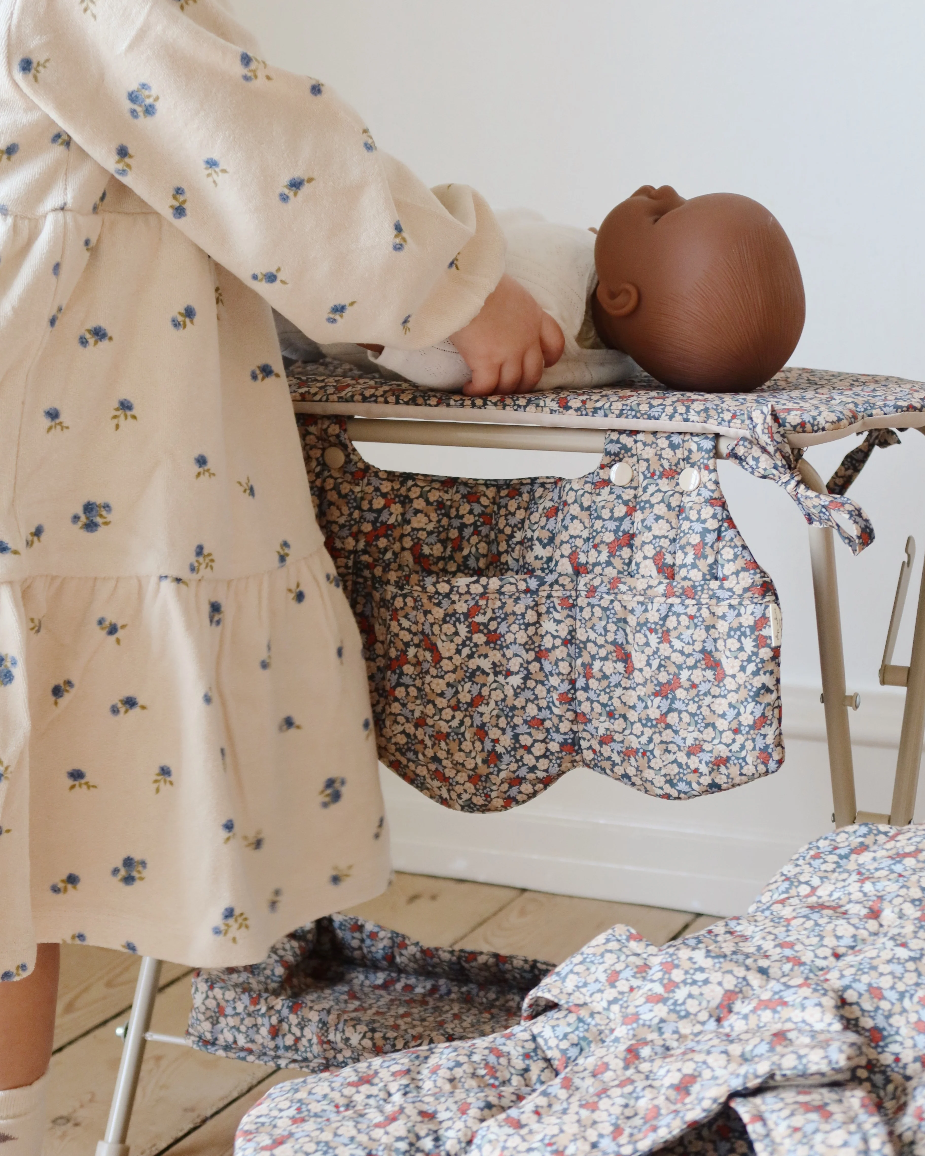 Doll Changing Table - Toulouse - Image 9