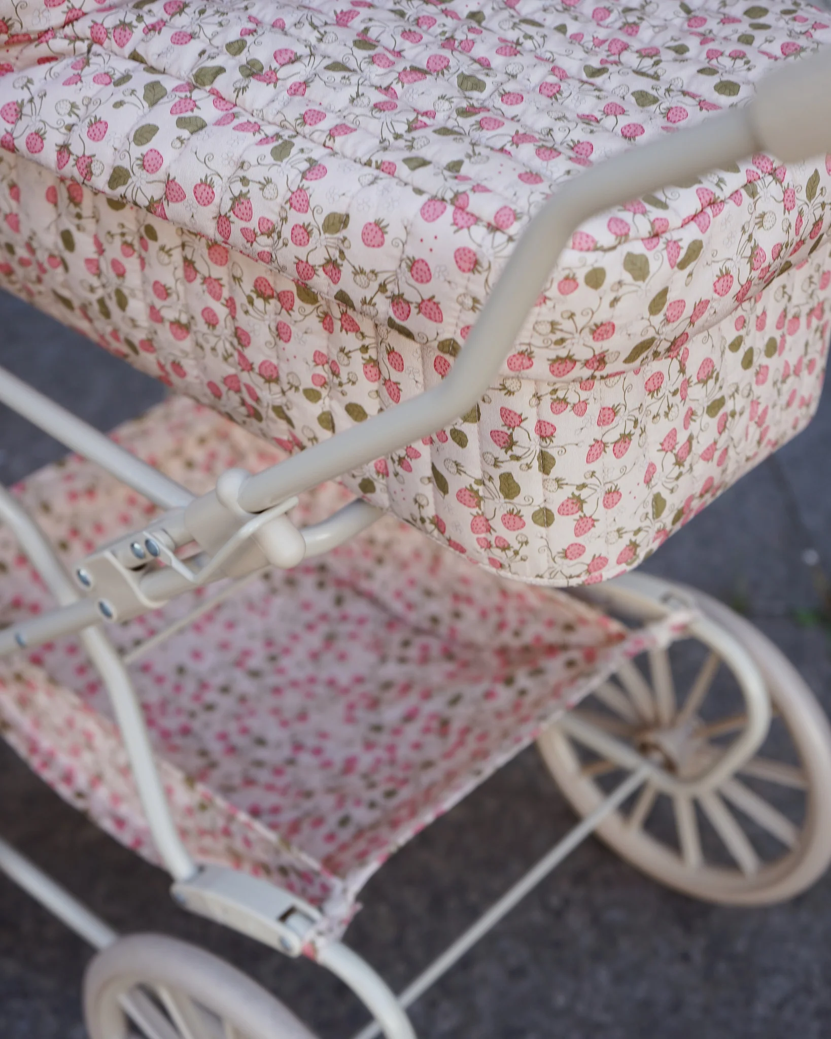 Doll Pram - Strawberry Fields - Image 4