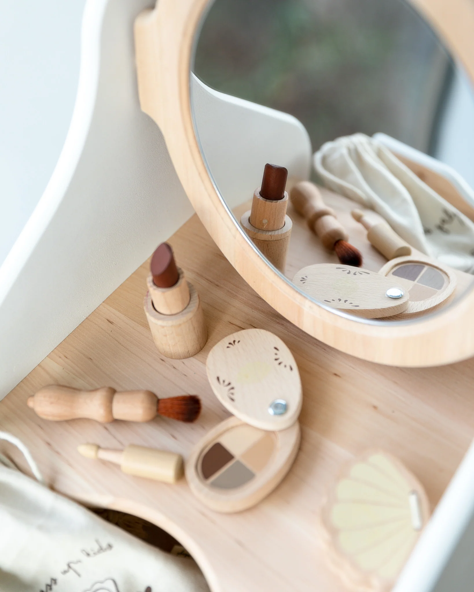Wooden Toy Vanity Table - White - Image 5