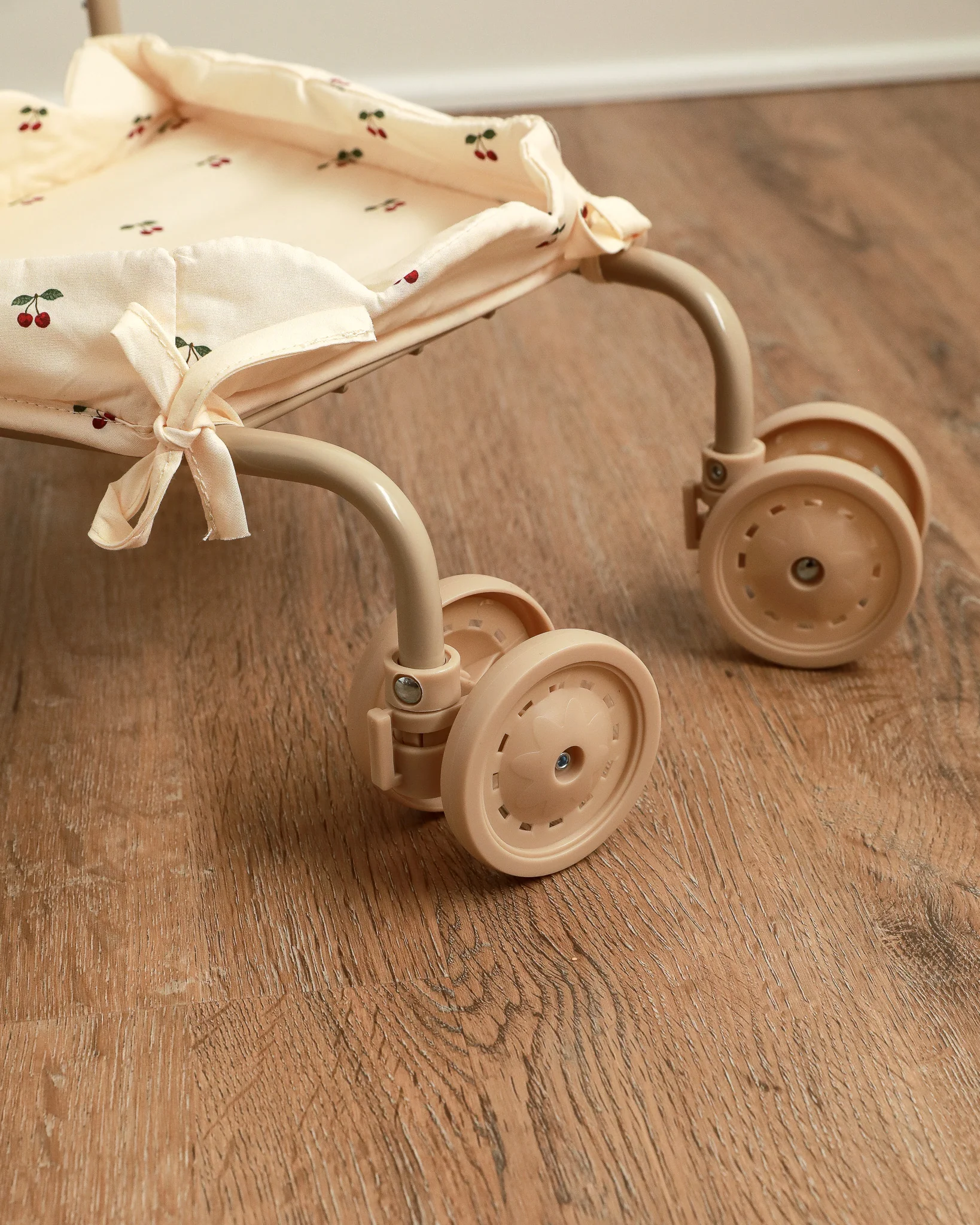 Konges Sloejd | Kids Shopping Cart - Cherry - Image 6