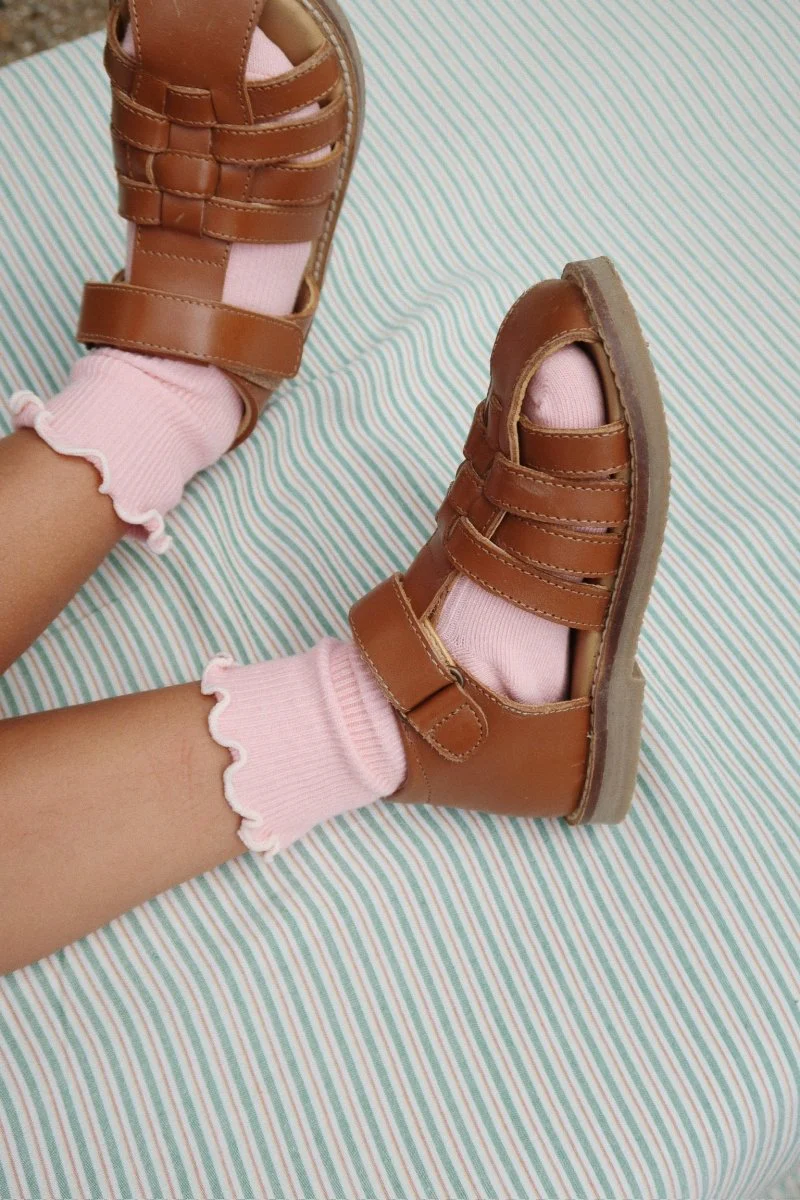 Konges Sloejd | Signature Rib Frill Socks 2-Pack: Ruffled Cotton Socks in Pink & Cream - Image 4