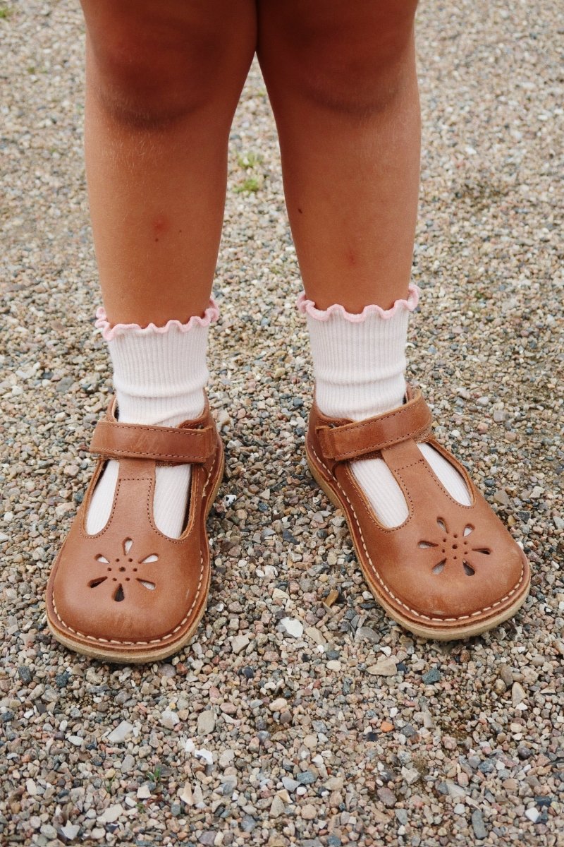 Konges Sloejd | Signature Rib Frill Socks 2-Pack: Ruffled Cotton Socks in Pink & Cream - Image 5