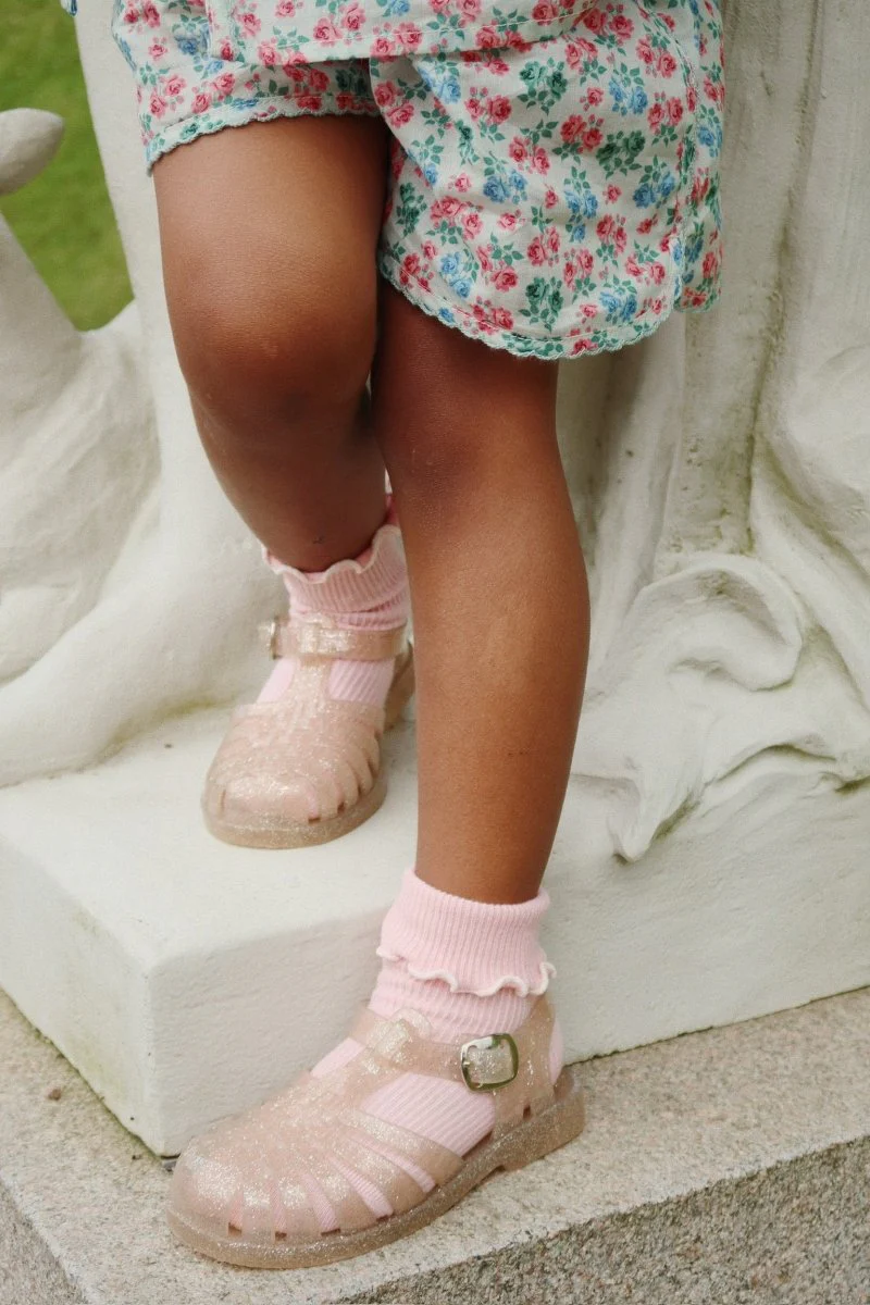 Konges Sloejd | Signature Rib Frill Socks 2-Pack: Ruffled Cotton Socks in Pink & Cream - Image 8