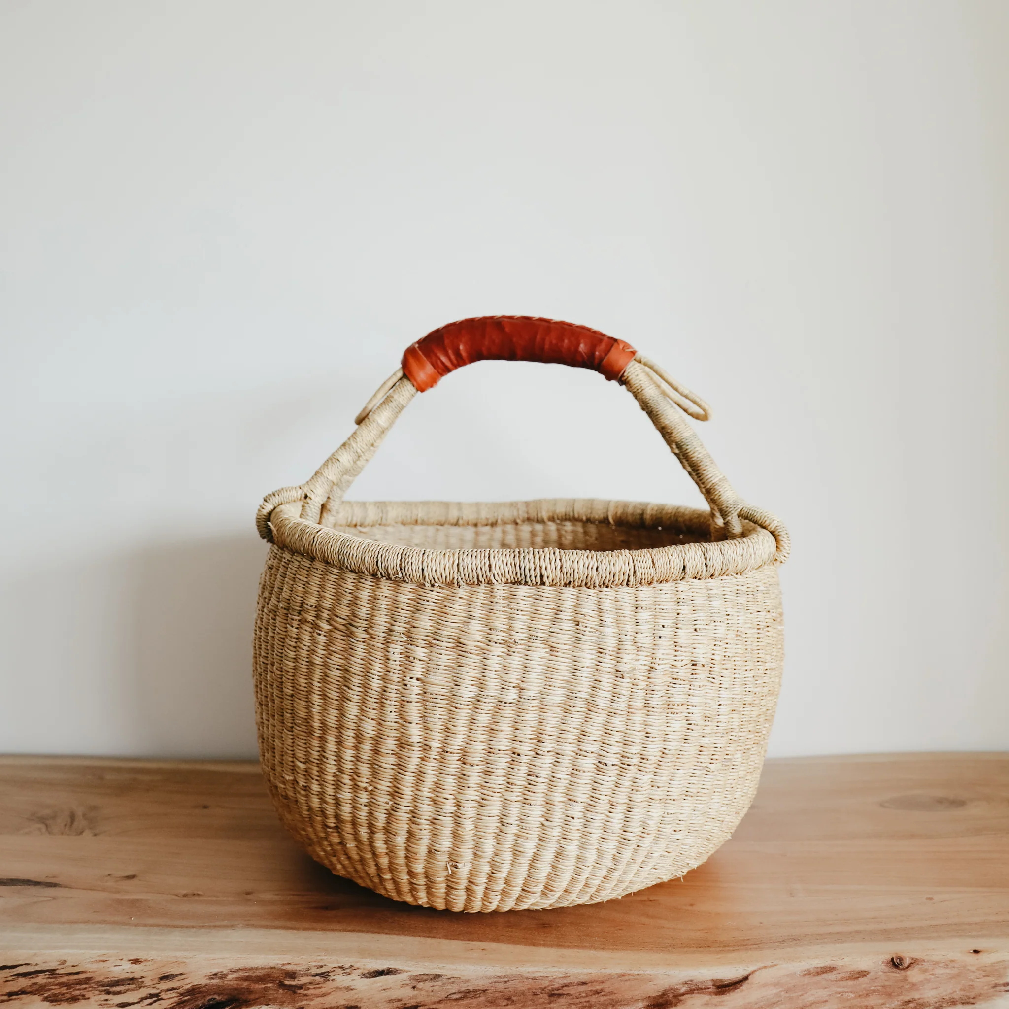 Large Bolga Basket - Brown Handle - Image 2