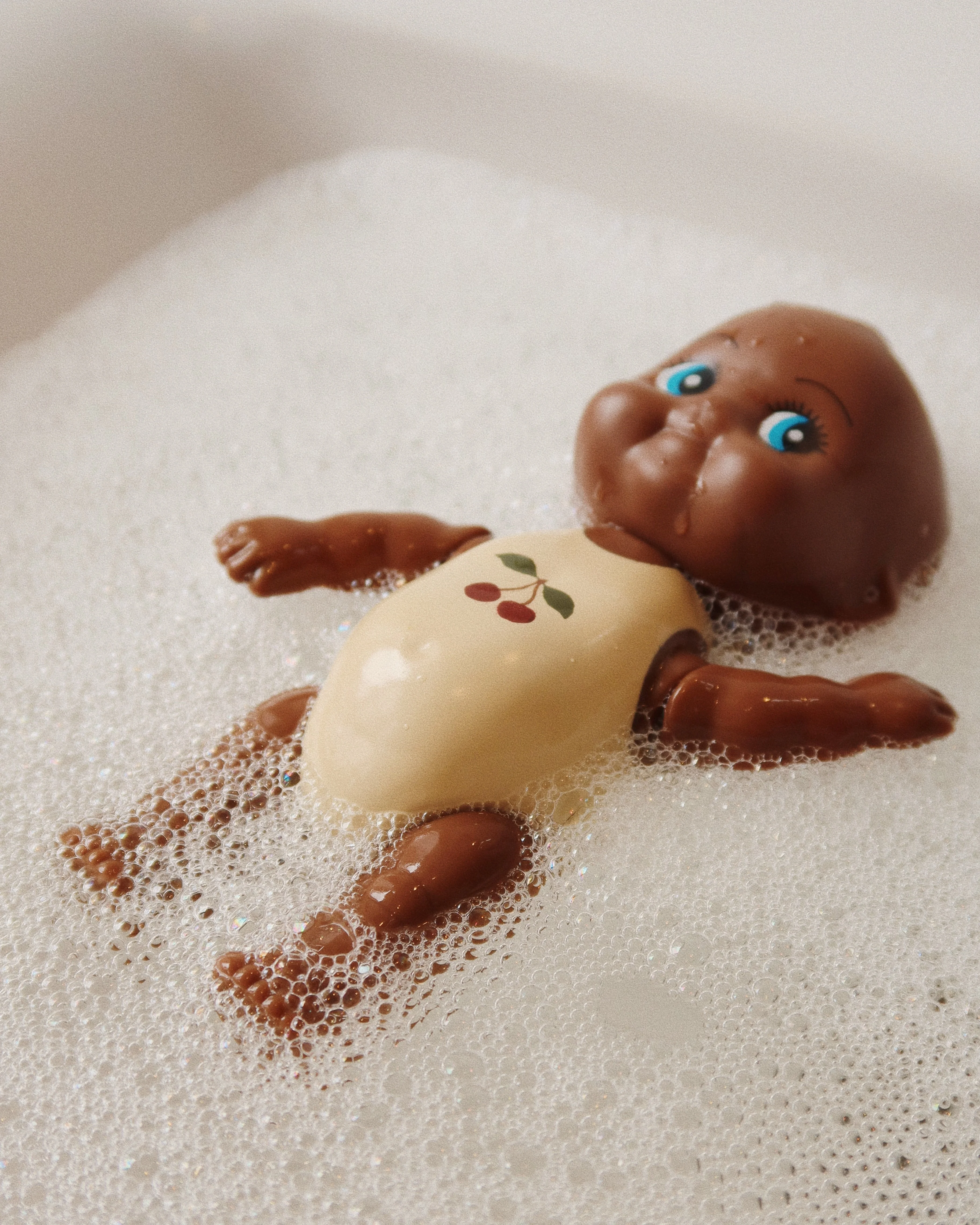 Little Swimmer Wind-up Bath Toy - Image 2