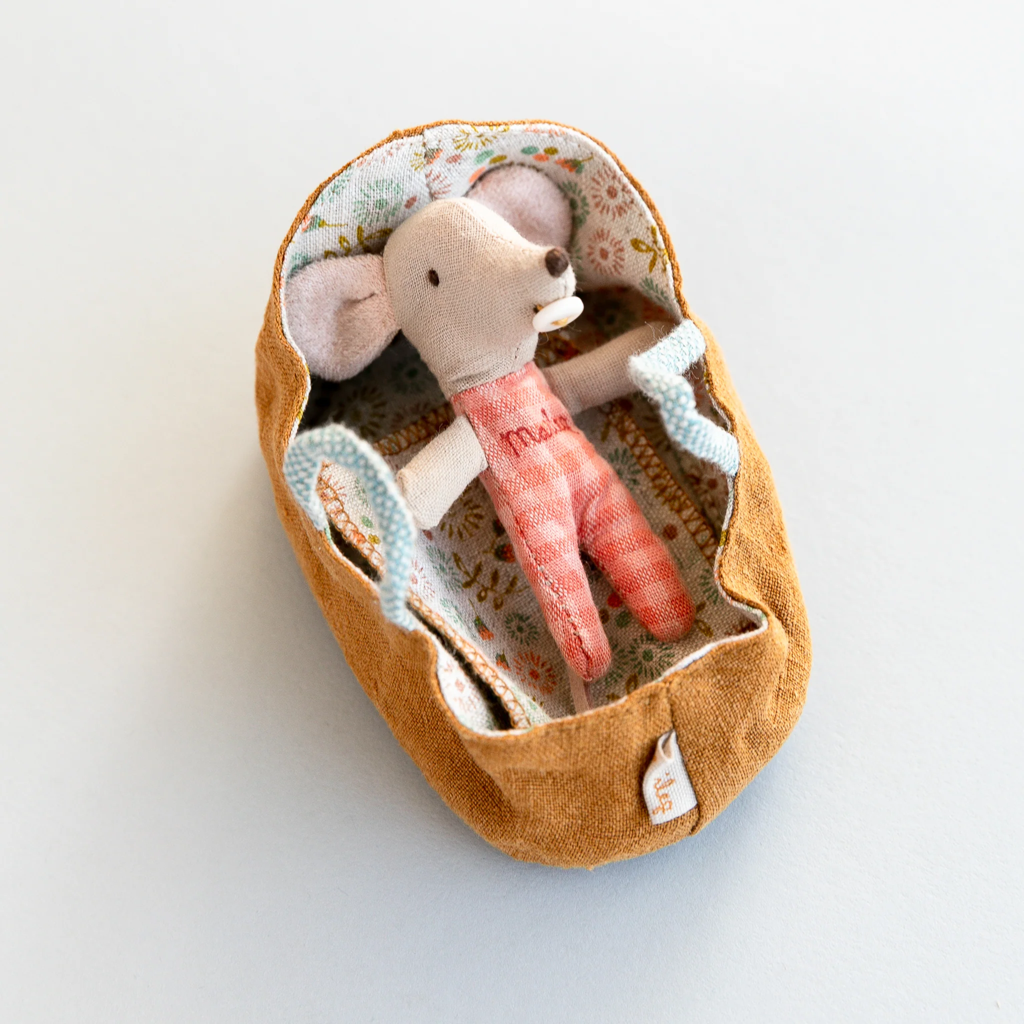 Maileg | Baby Mouse in Carrycot - Image 2