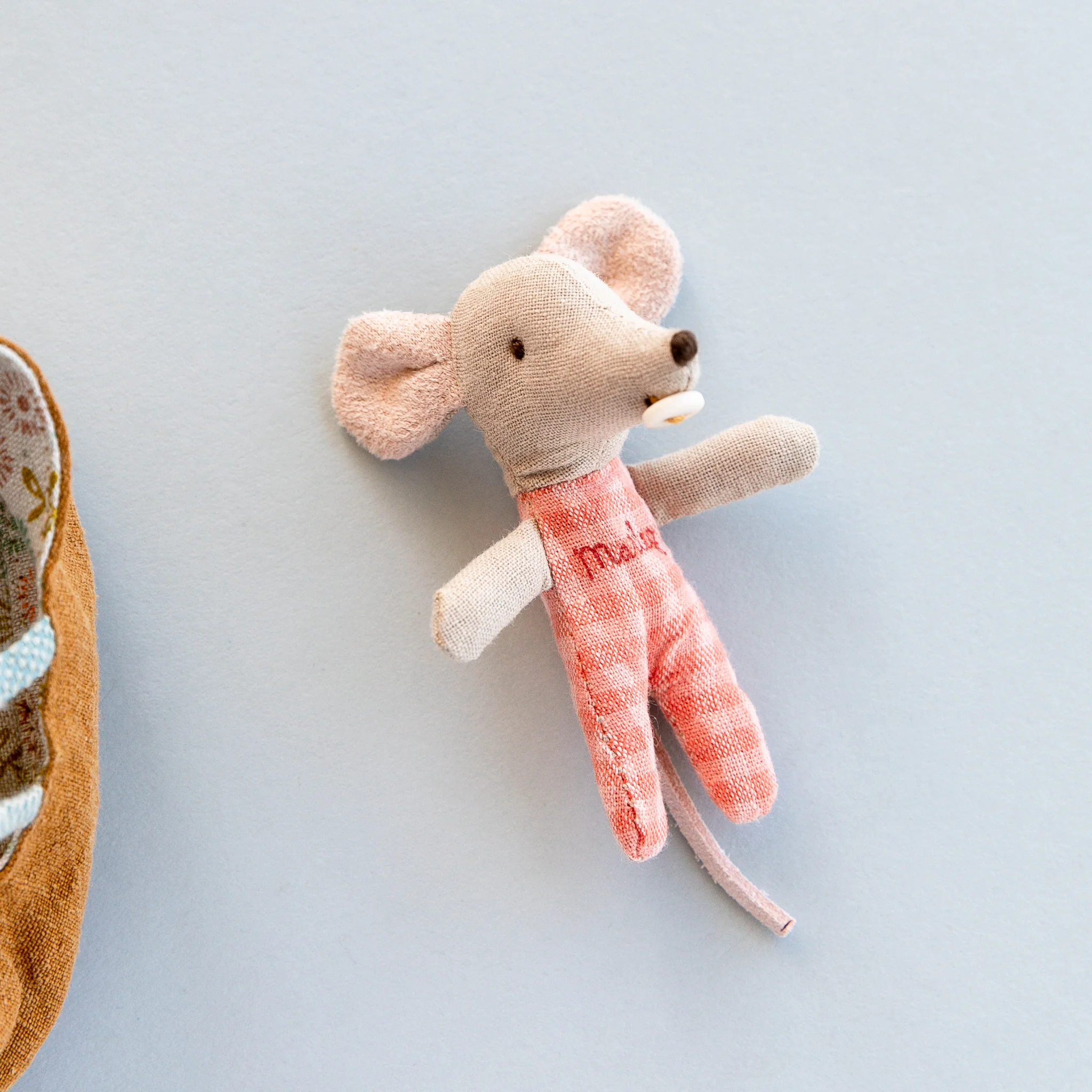 Maileg | Baby Mouse in Carrycot - Image 3
