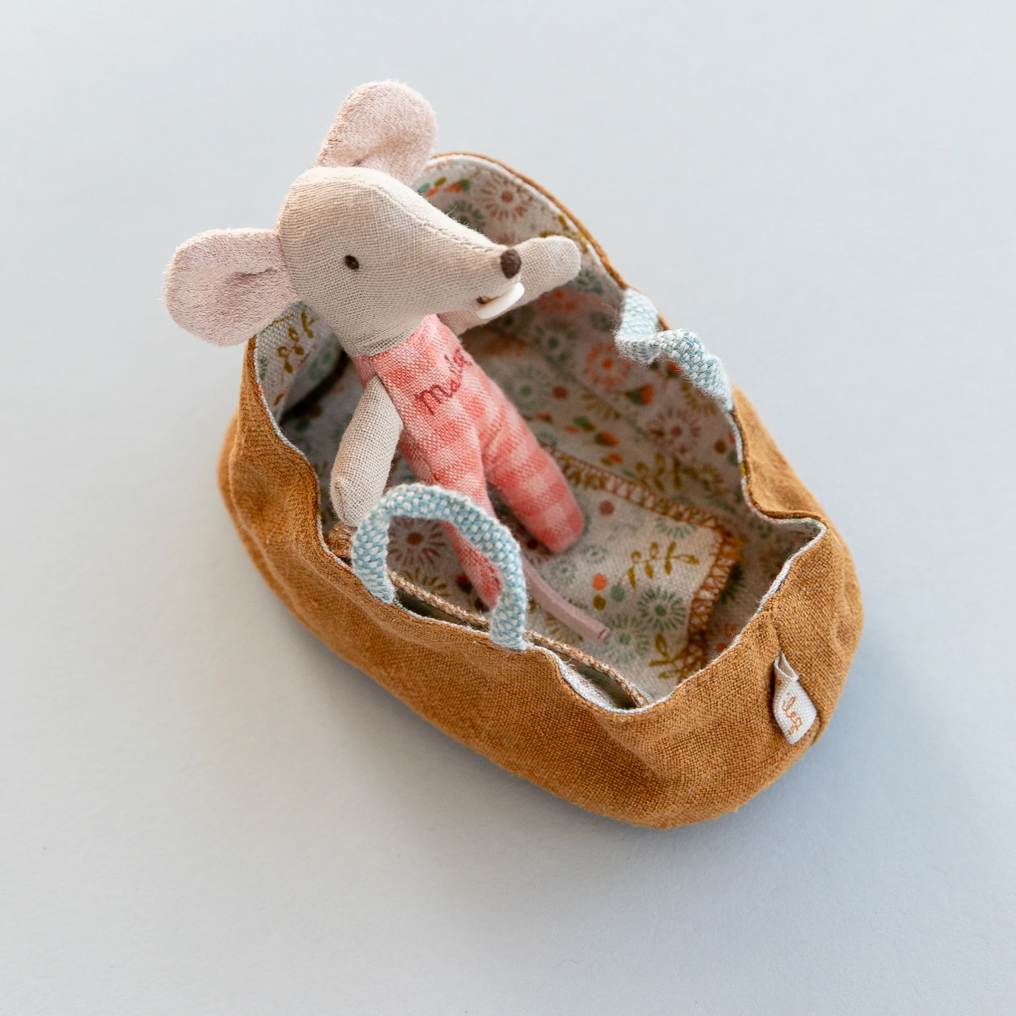 Maileg | Baby Mouse in Carrycot - Image 4