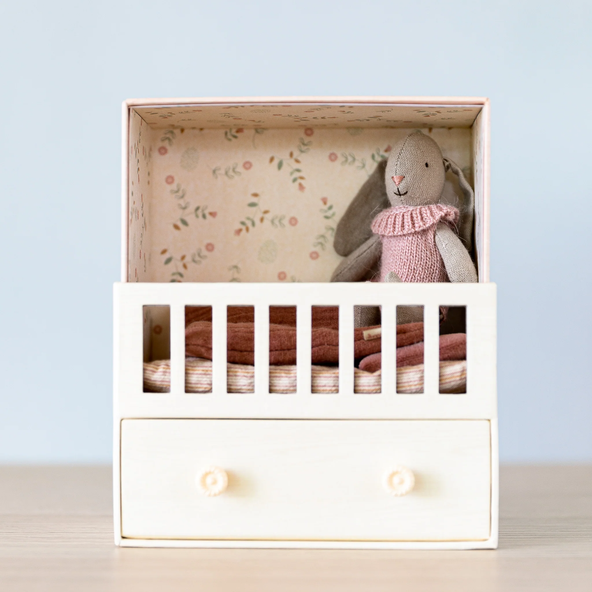 Maileg | Baby Room with Micro Bunny - Image 2