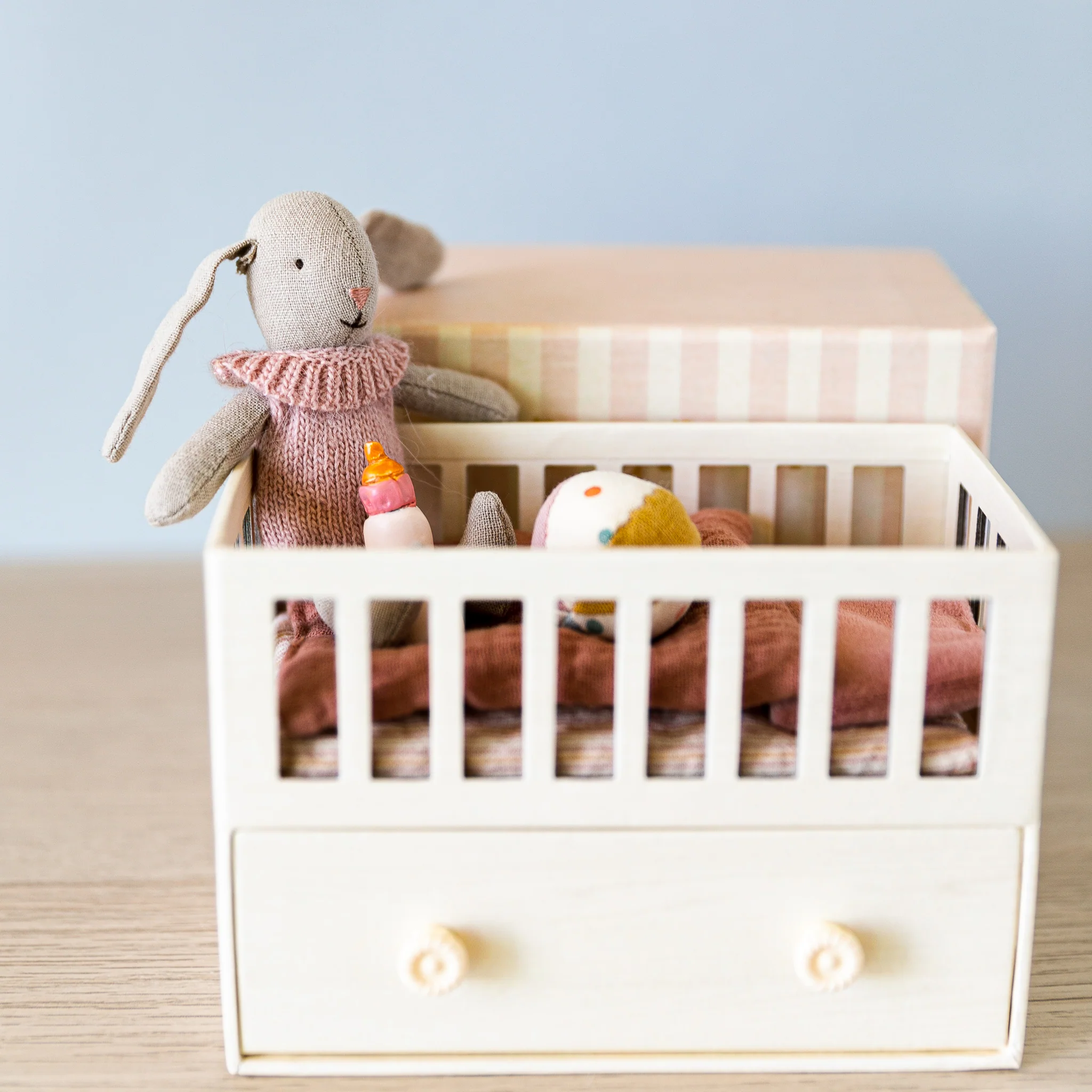Maileg | Baby Room with Micro Bunny - Image 3