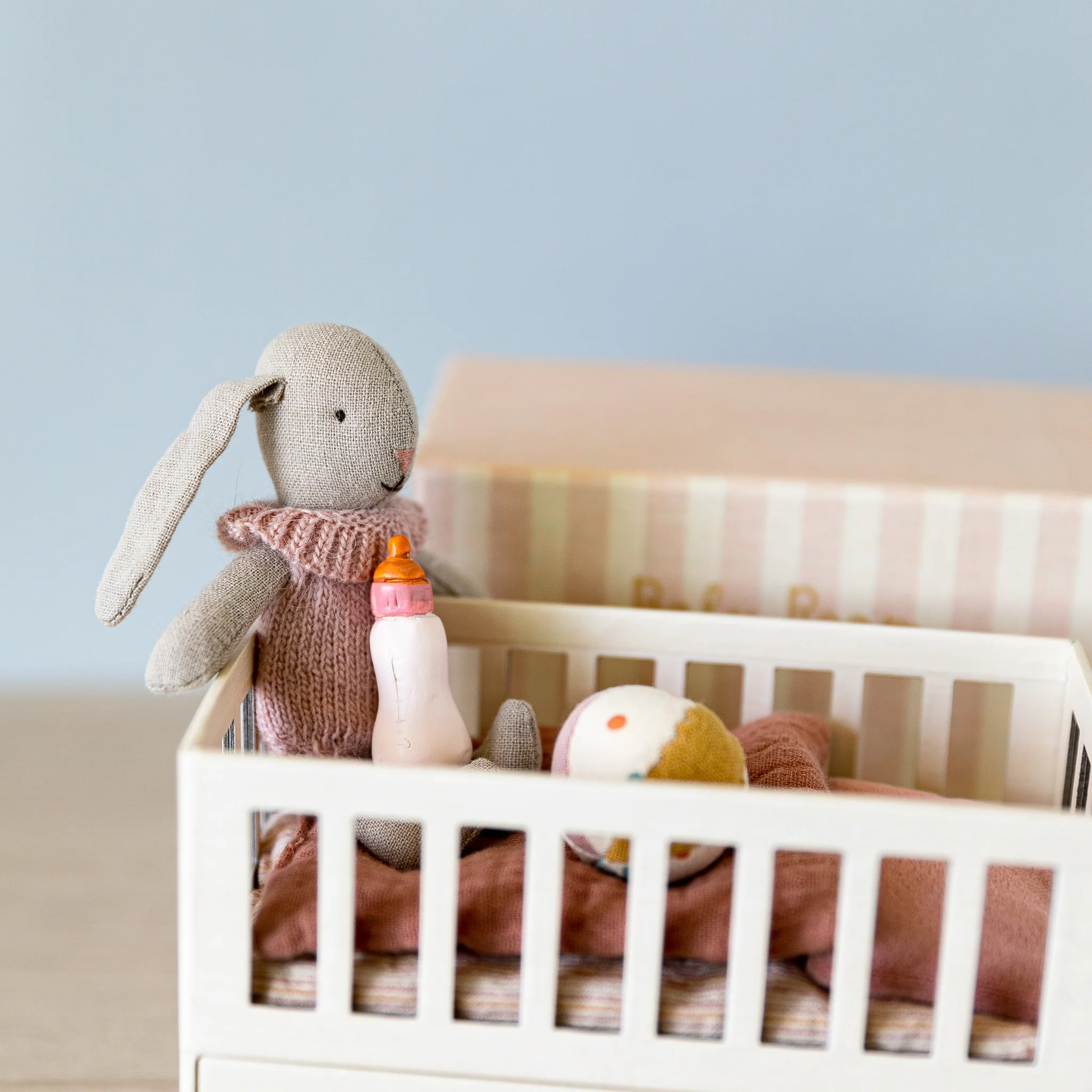 Maileg | Baby Room with Micro Bunny - Image 4