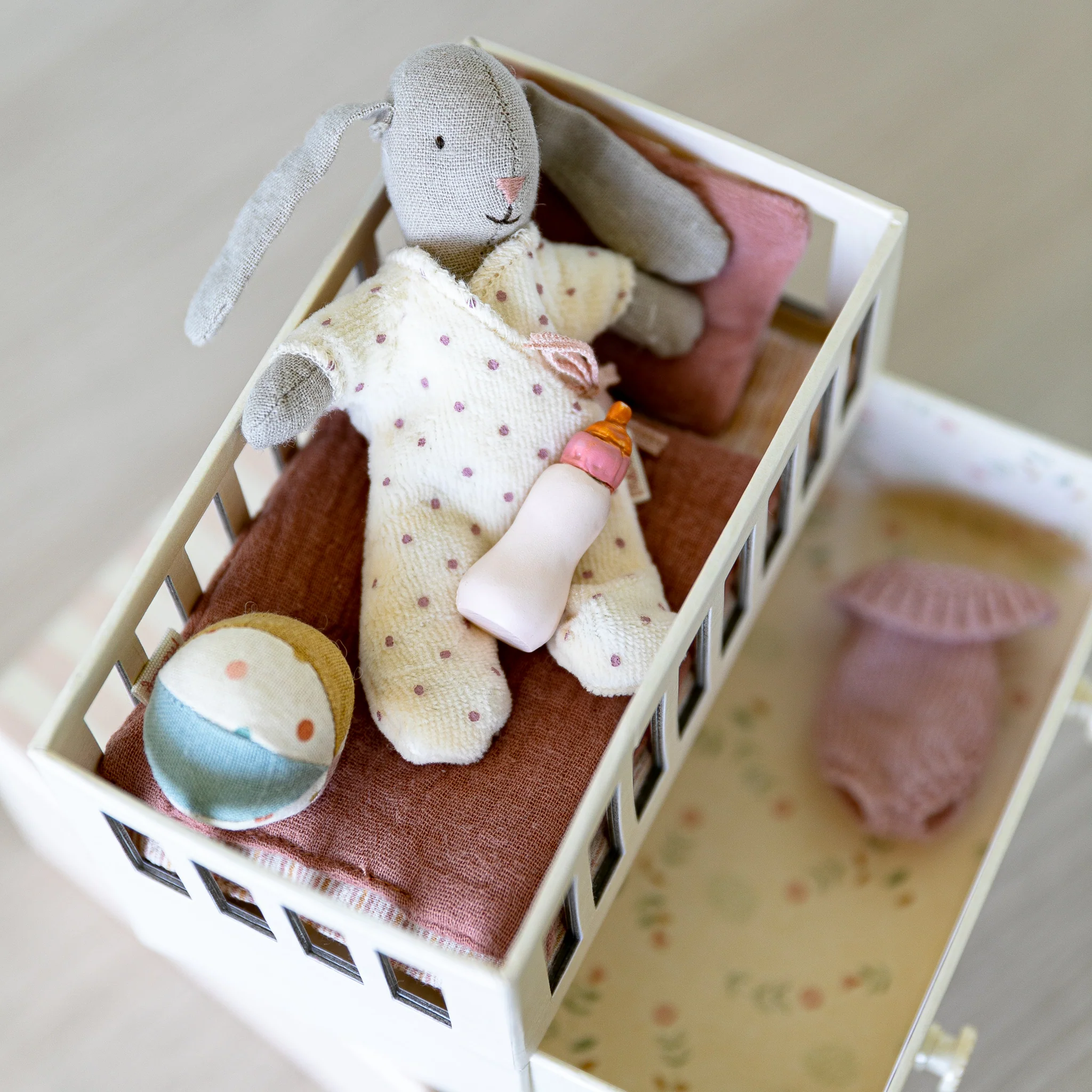 Maileg | Baby Room with Micro Bunny - Image 5