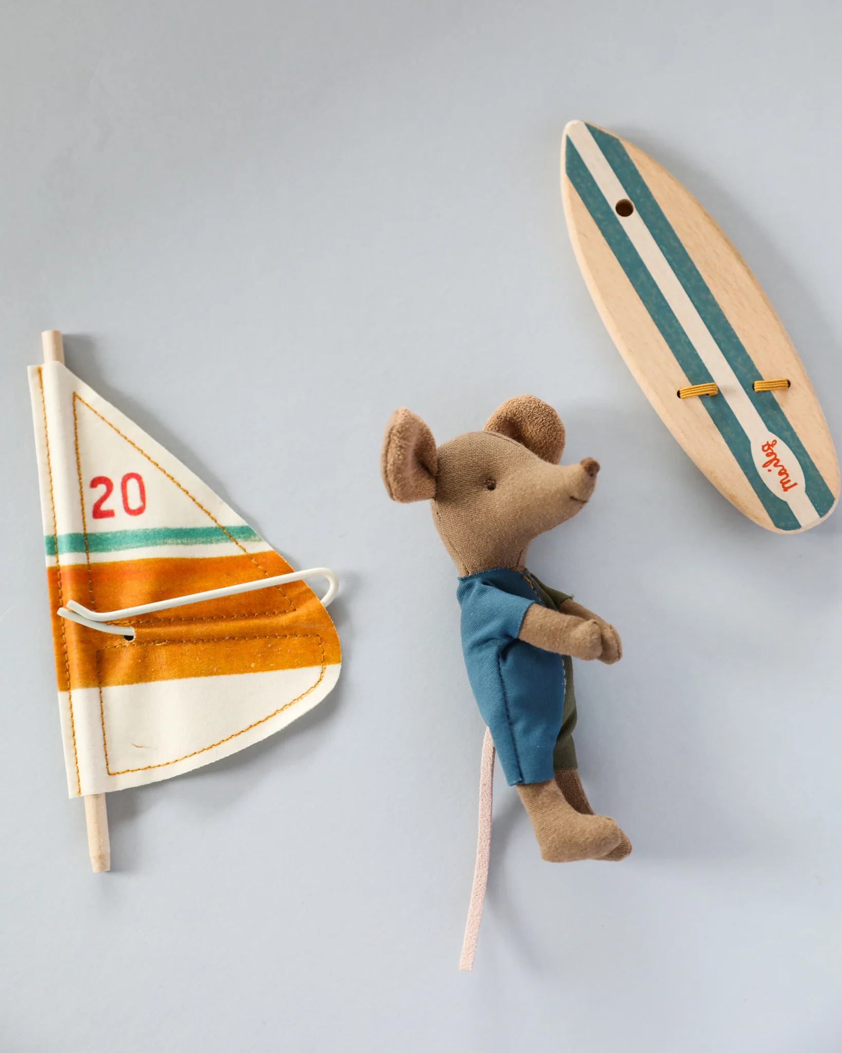 Maileg | Beach Mice, Surfer Little Brother - Image 4