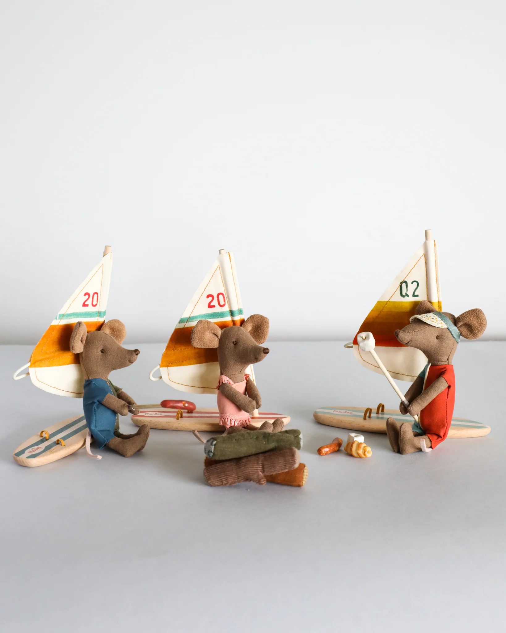 Maileg | Beach Mice, Surfer Little Brother - Image 7