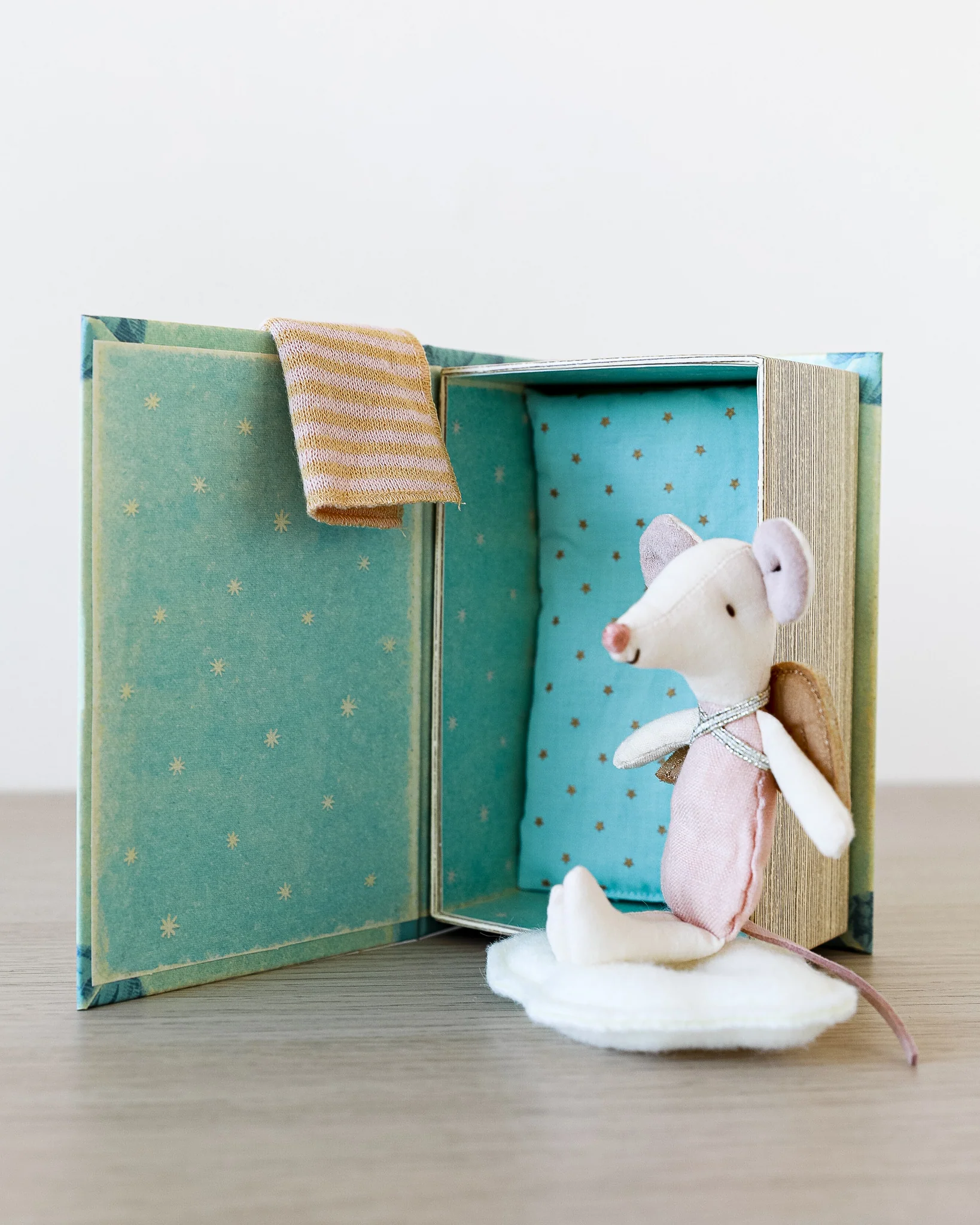 Maileg | Big Sister Mouse in Book, Angel Stories - Image 4
