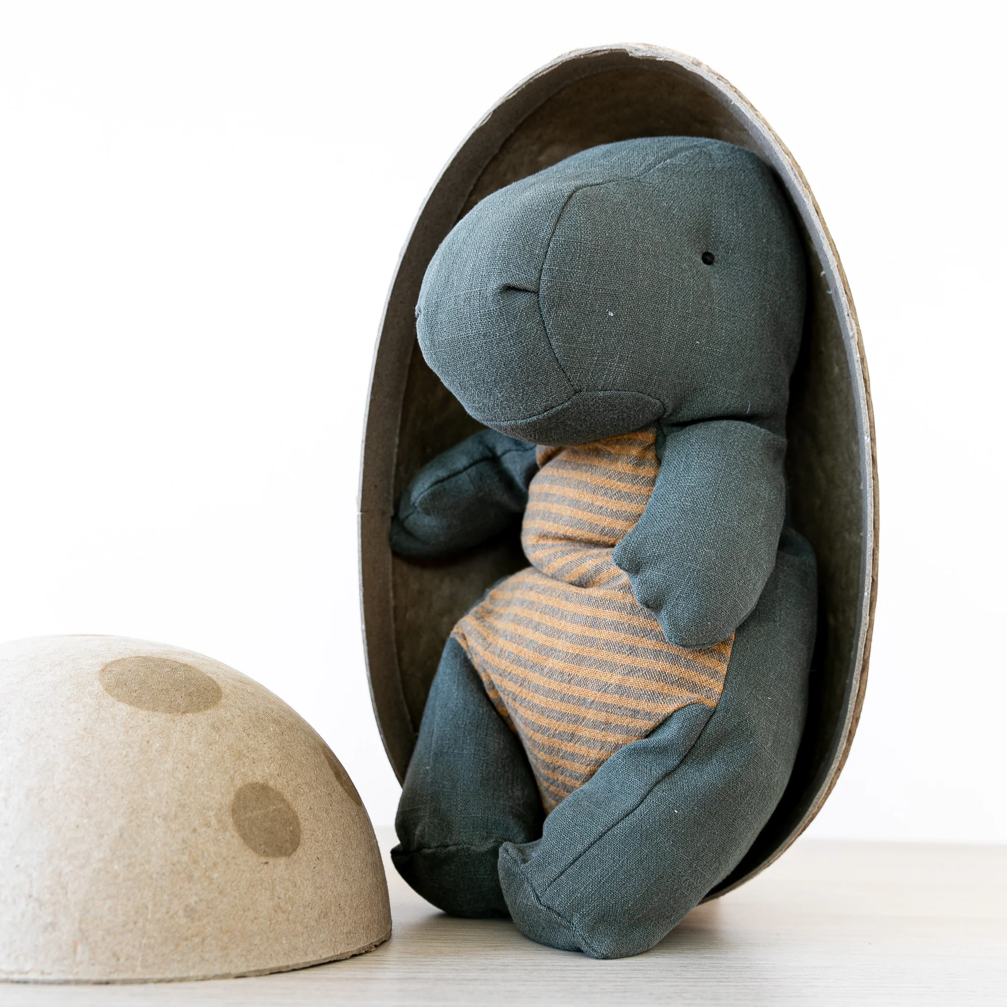 Maileg | Gantosaurus in Egg - Medium - Image 3