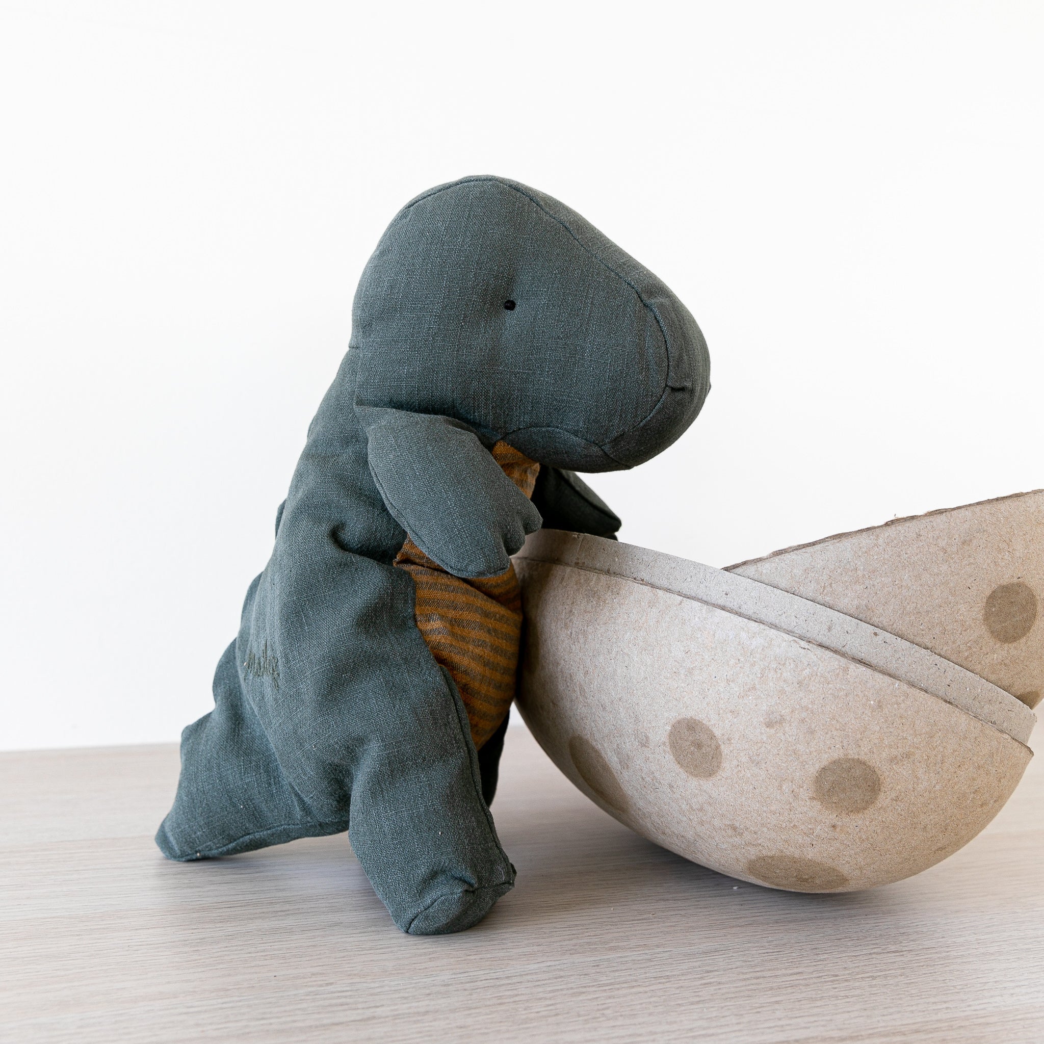 Maileg | Gantosaurus in Egg - Medium - Image 4