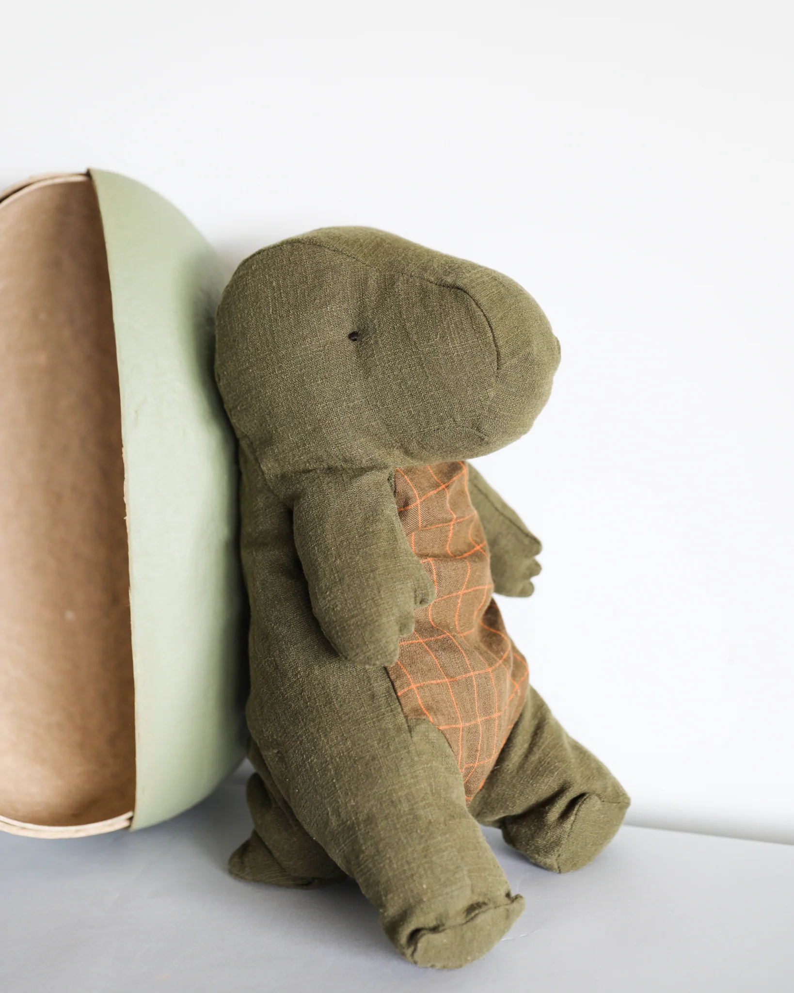 Maileg | Gantosaurus in Egg, Medium - Forrest Green - Image 2