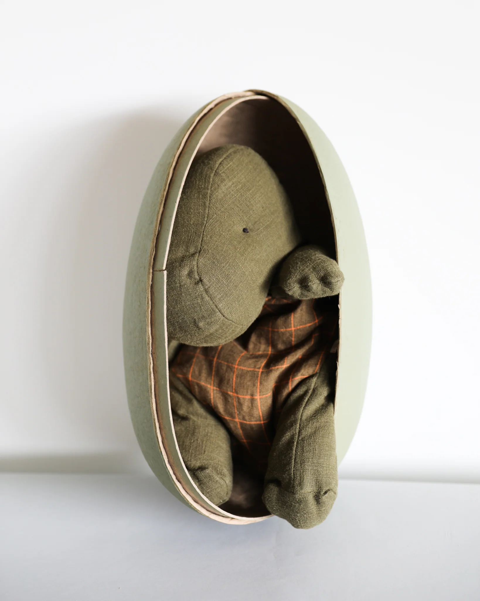 Maileg | Gantosaurus in Egg, Medium - Forrest Green - Image 4