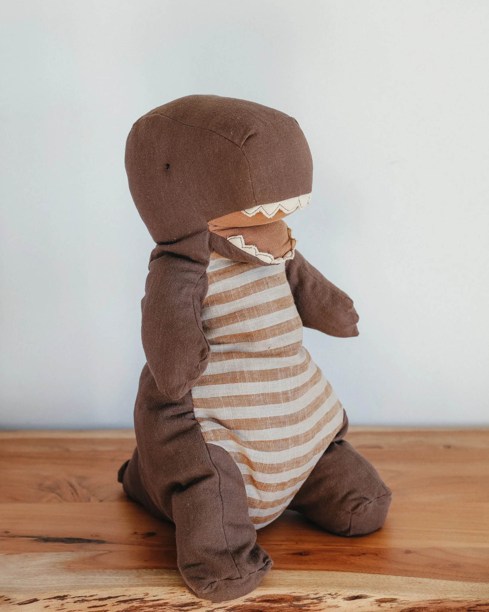 Maileg | Gantosaurus, Large - Chocolate - Image 3
