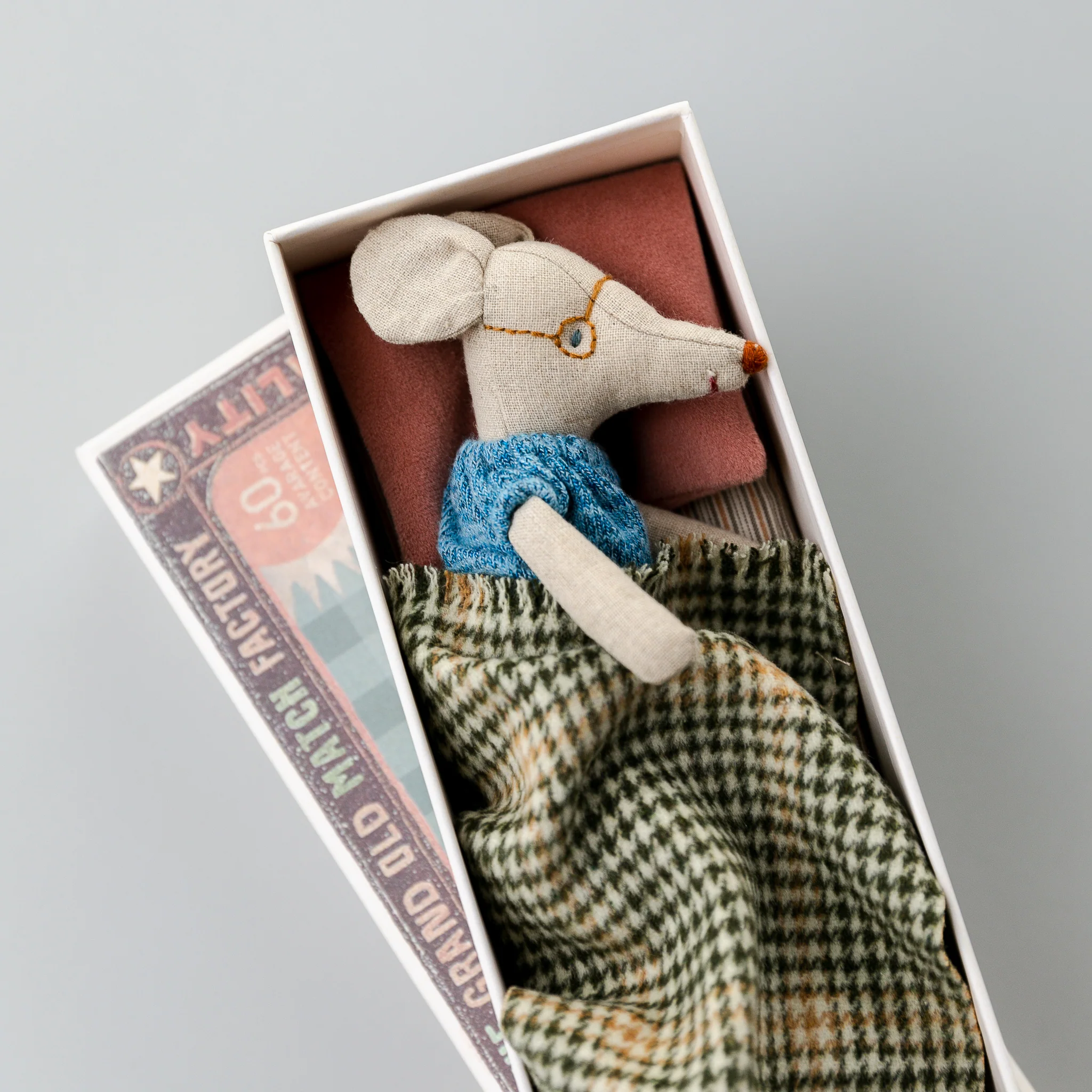 Maileg | Grandma & Grandpa Mice in Matchbox - Image 2