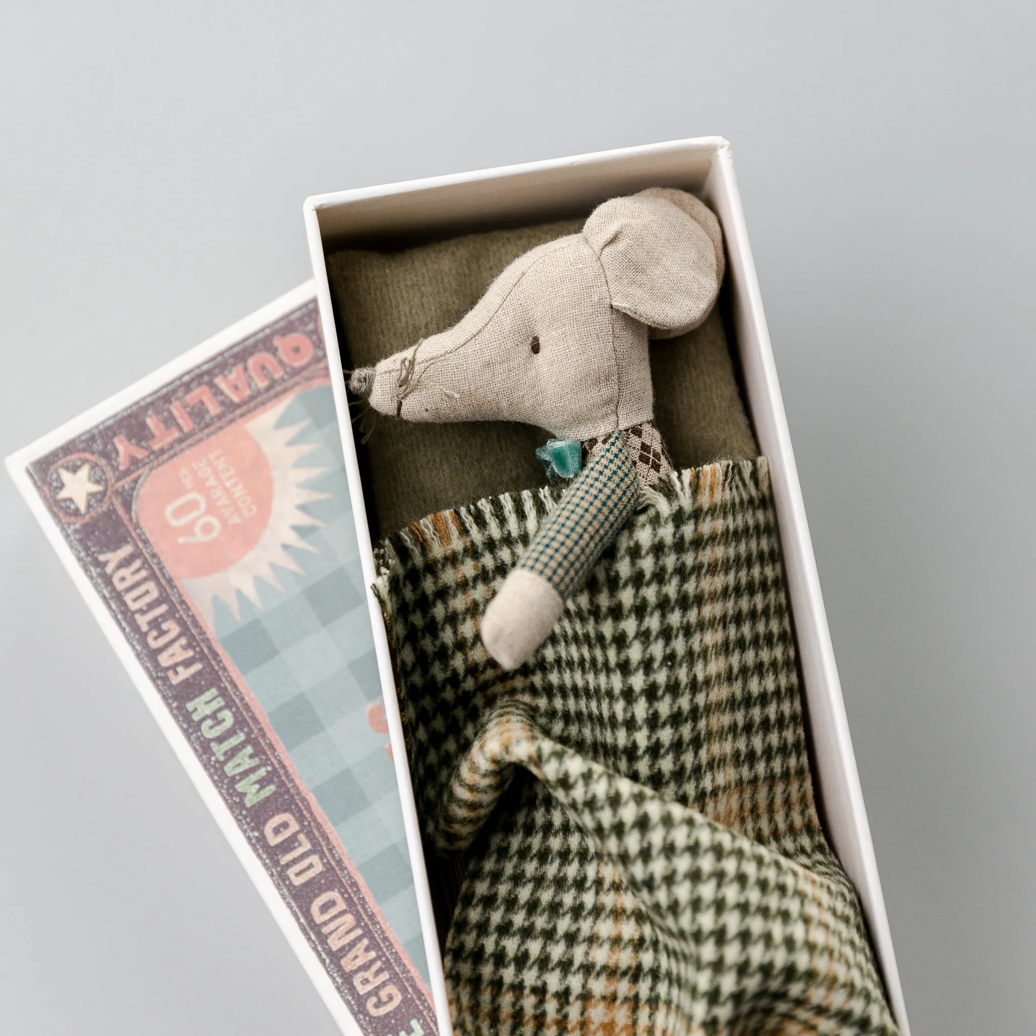 Maileg | Grandma & Grandpa Mice in Matchbox - Image 3