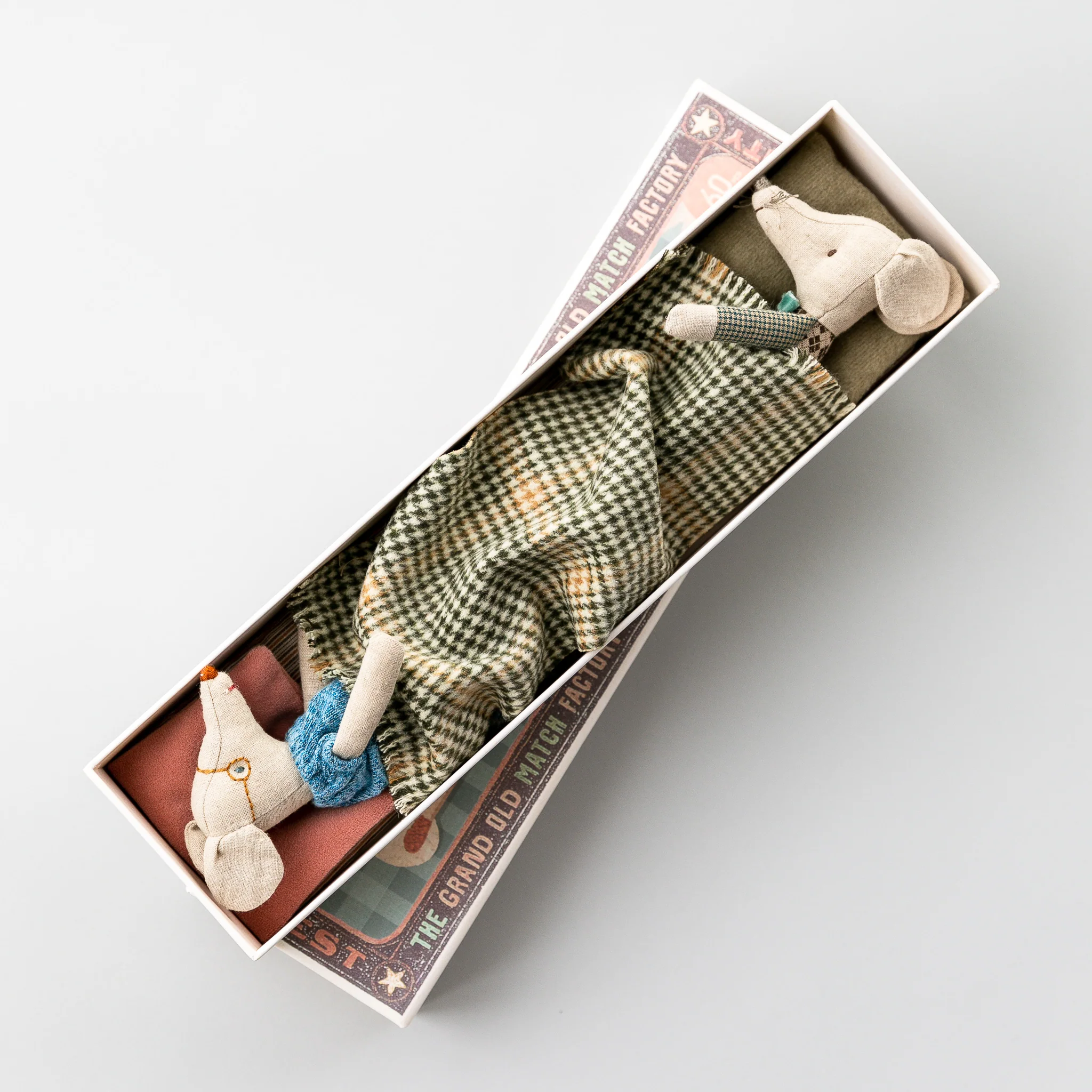 Maileg | Grandma & Grandpa Mice in Matchbox - Image 4