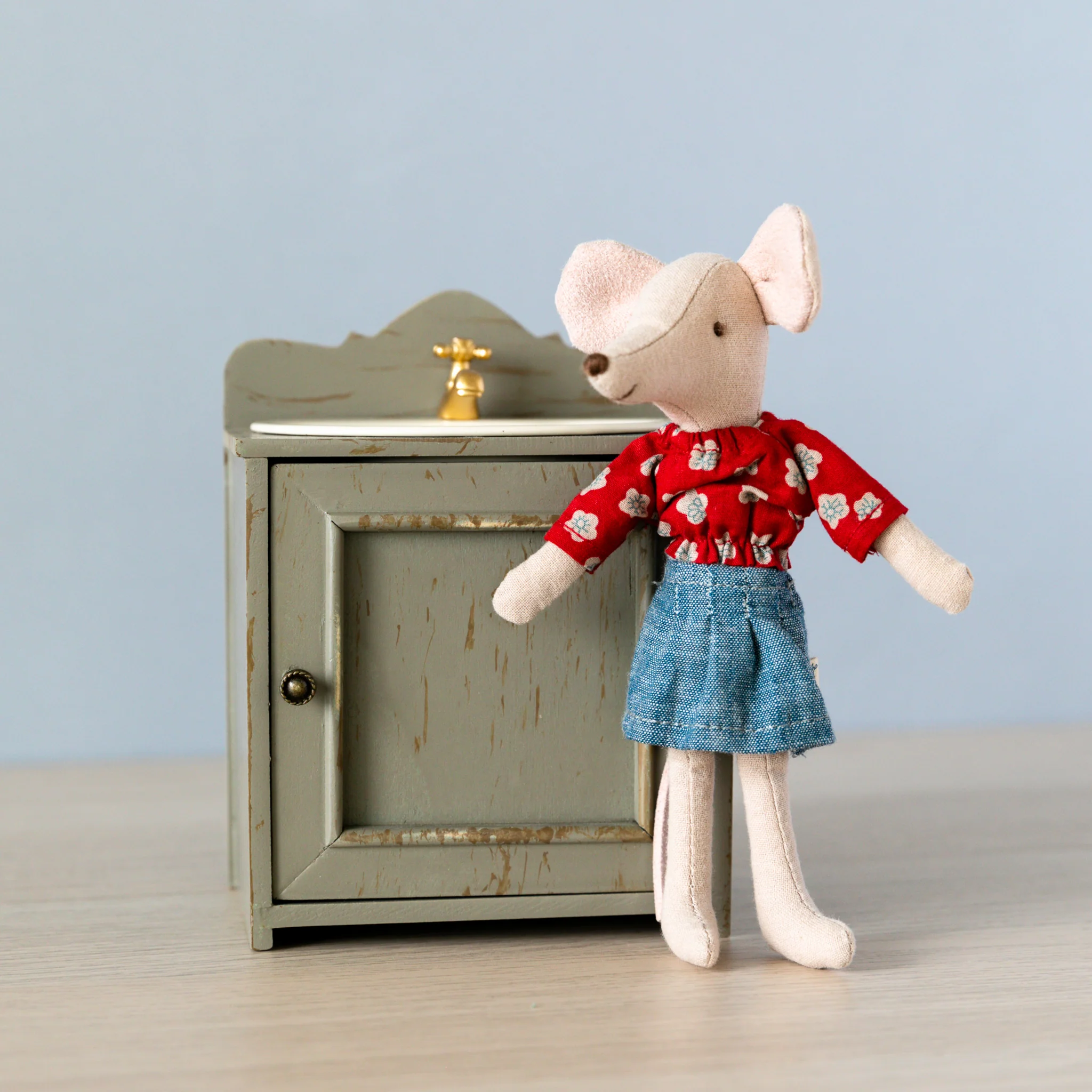 Maileg | Miniature Bathroom Sink - Image 2