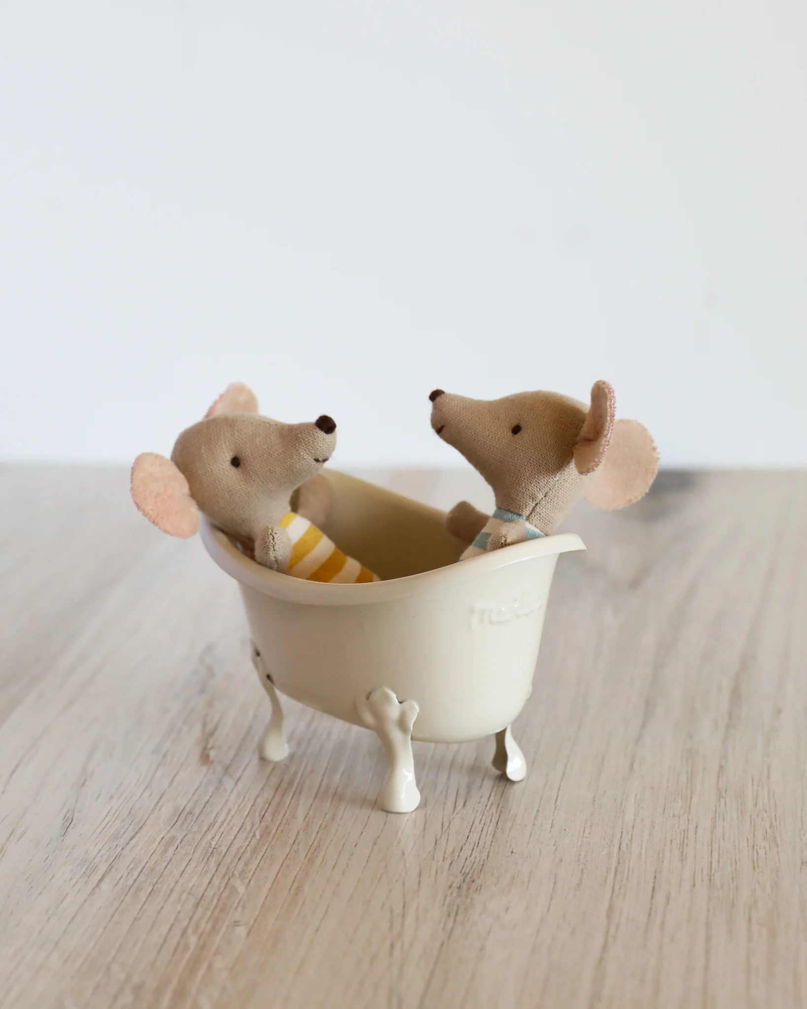 Maileg | Miniature Bathtub - Image 2