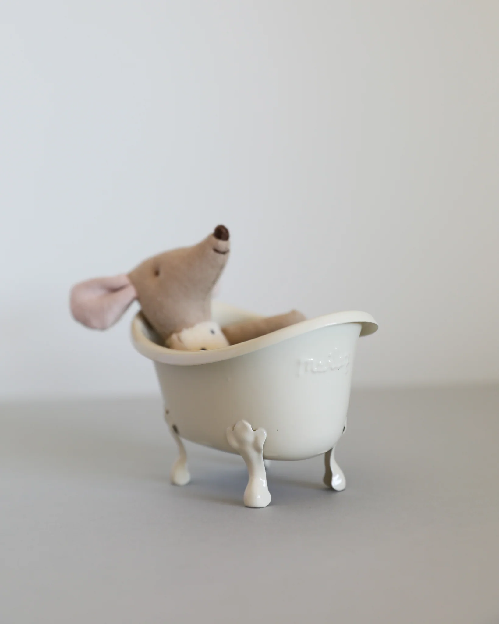 Maileg | Miniature Bathtub - Image 5