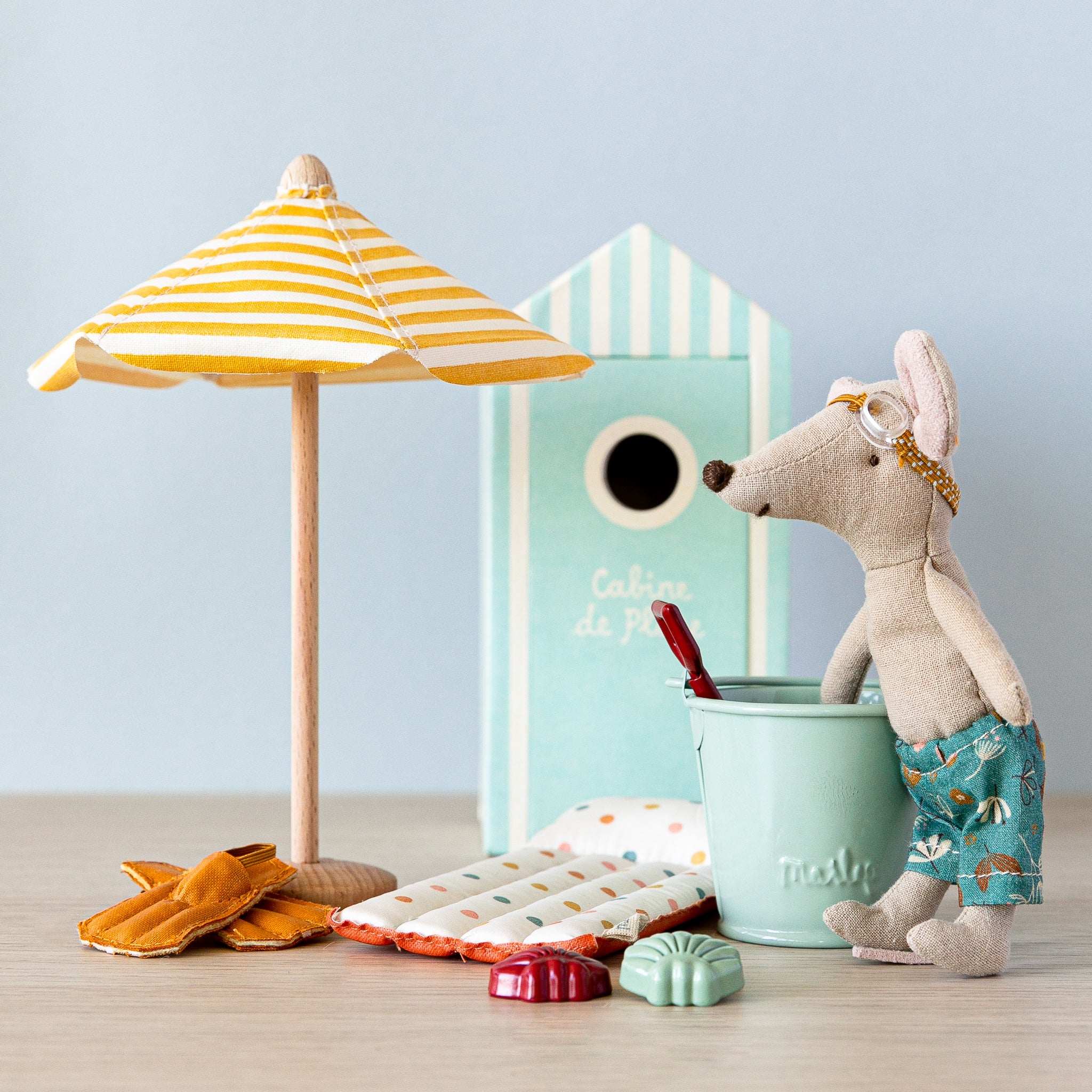 Maileg | Miniature Beach Set - Image 4