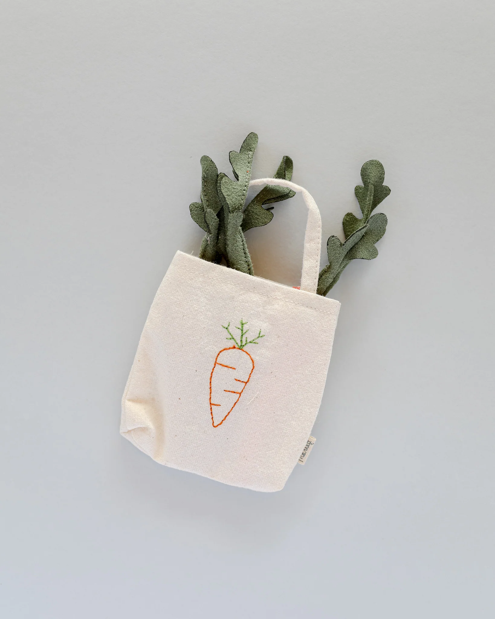 Maileg | Miniature Carrots in Shopping Bag - Image 4