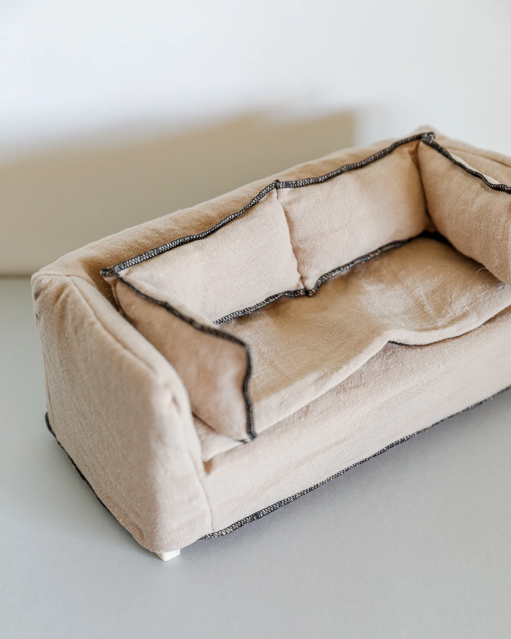 Maileg | Miniature Couch - Image 3