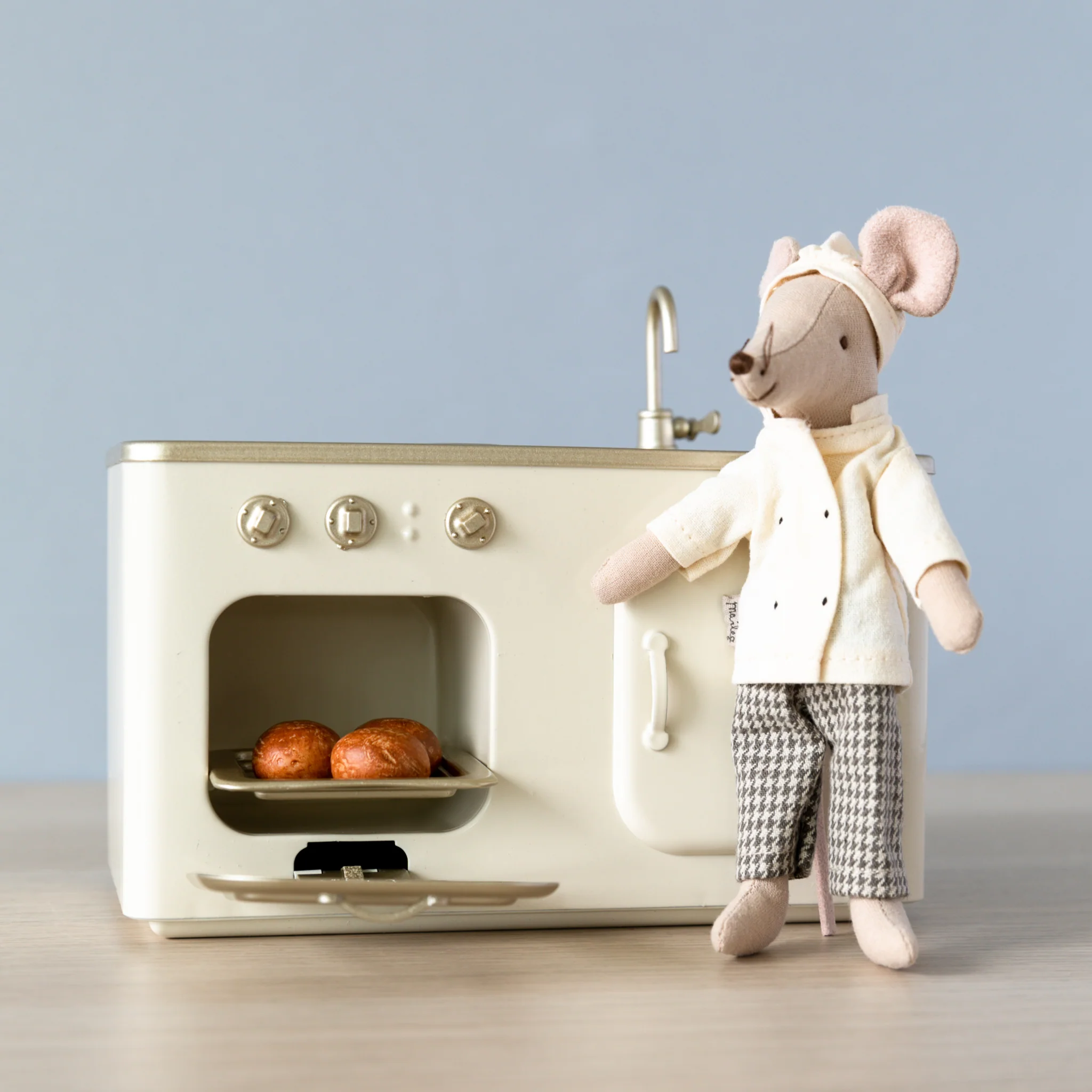 Maileg | Miniature Kitchen - Image 4