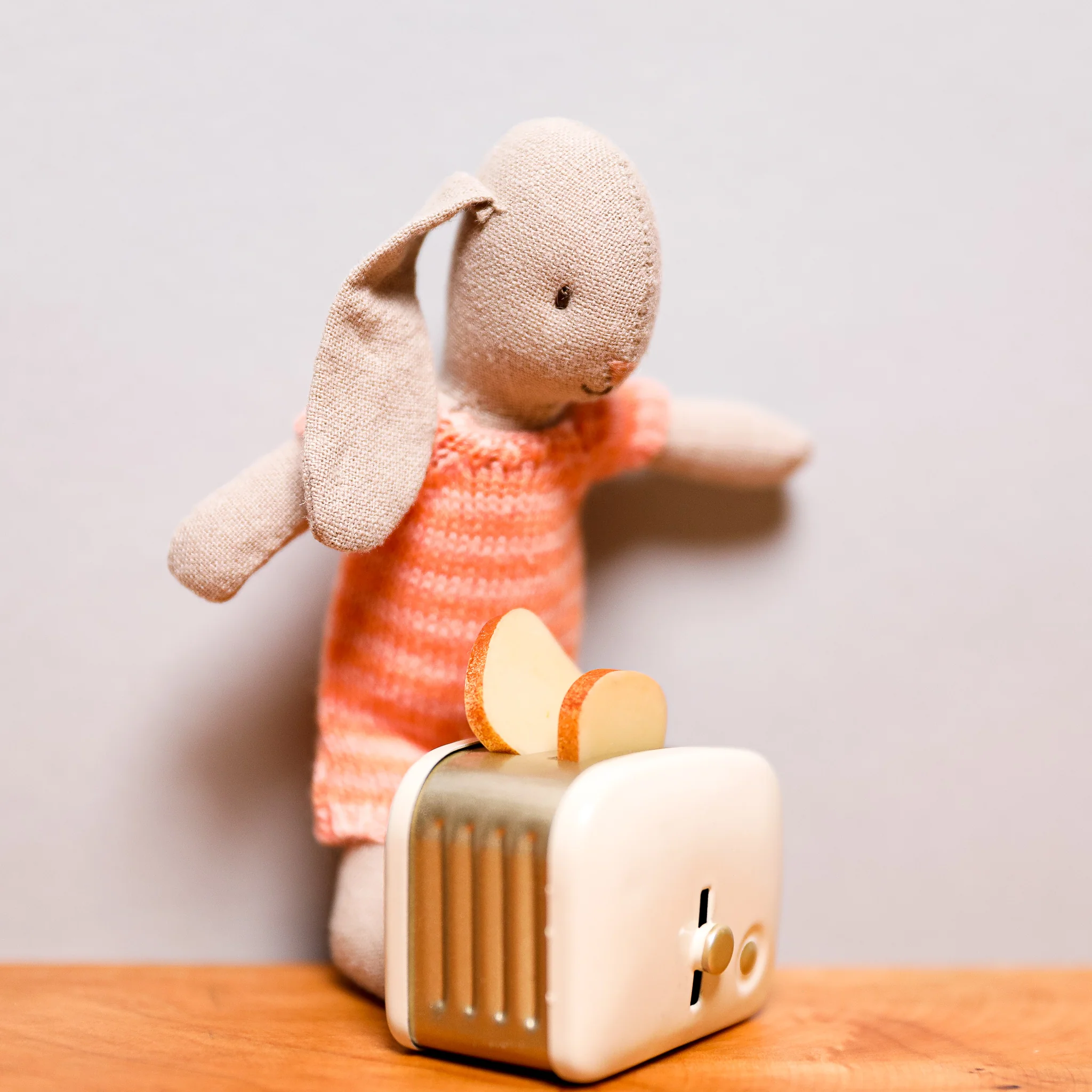 Maileg | Miniature Bread & Toaster - Image 3