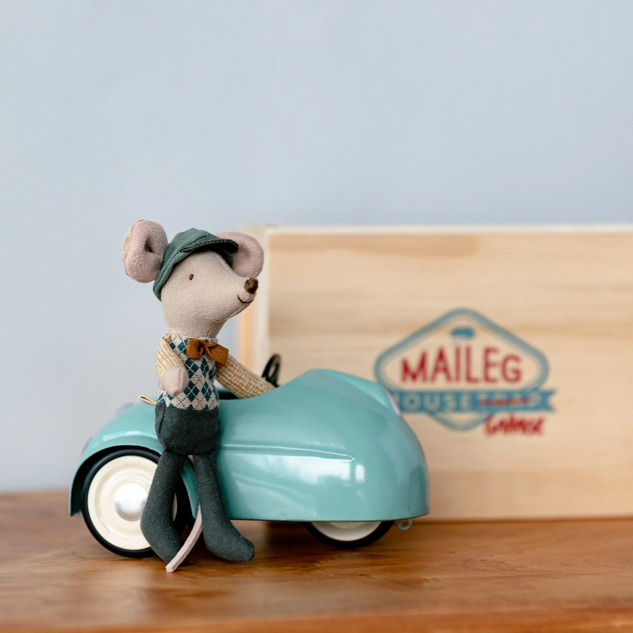 Maileg | Mouse Car with Garage - Image 4