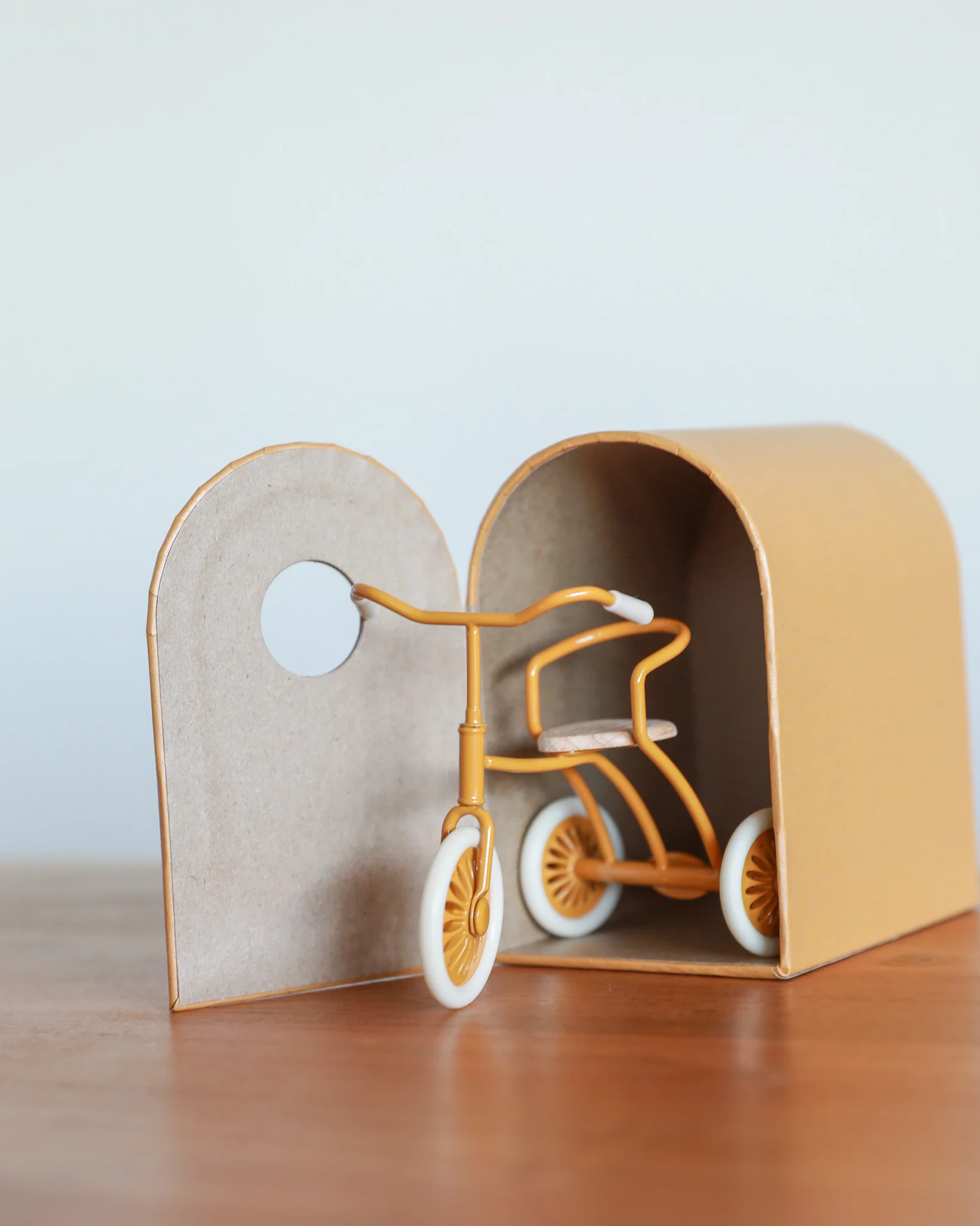 Maileg | Mouse Tricycle - Ocher - Image 4