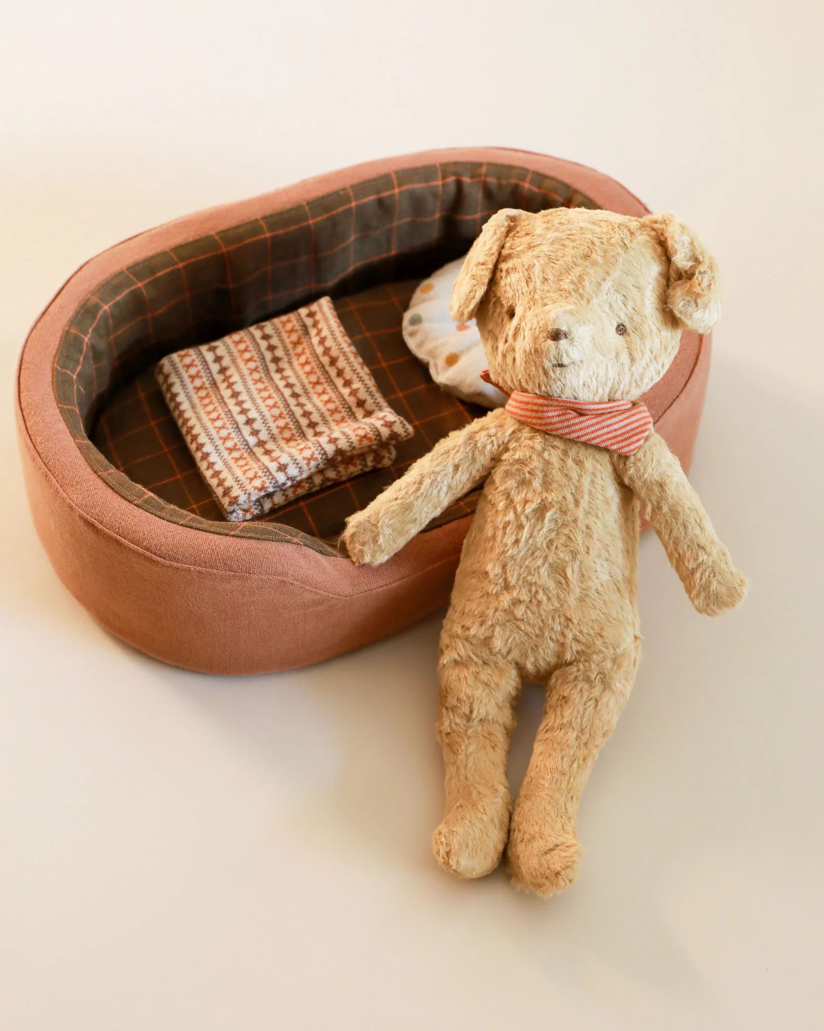 Maileg | Plush Dog with Dog Bed - Brown - Image 2