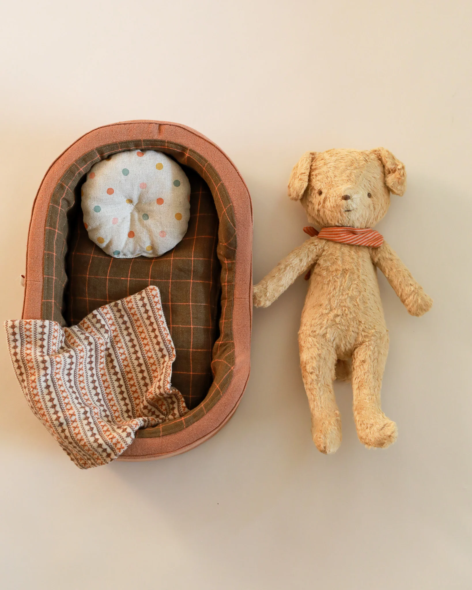 Maileg | Plush Dog with Dog Bed - Brown - Image 4