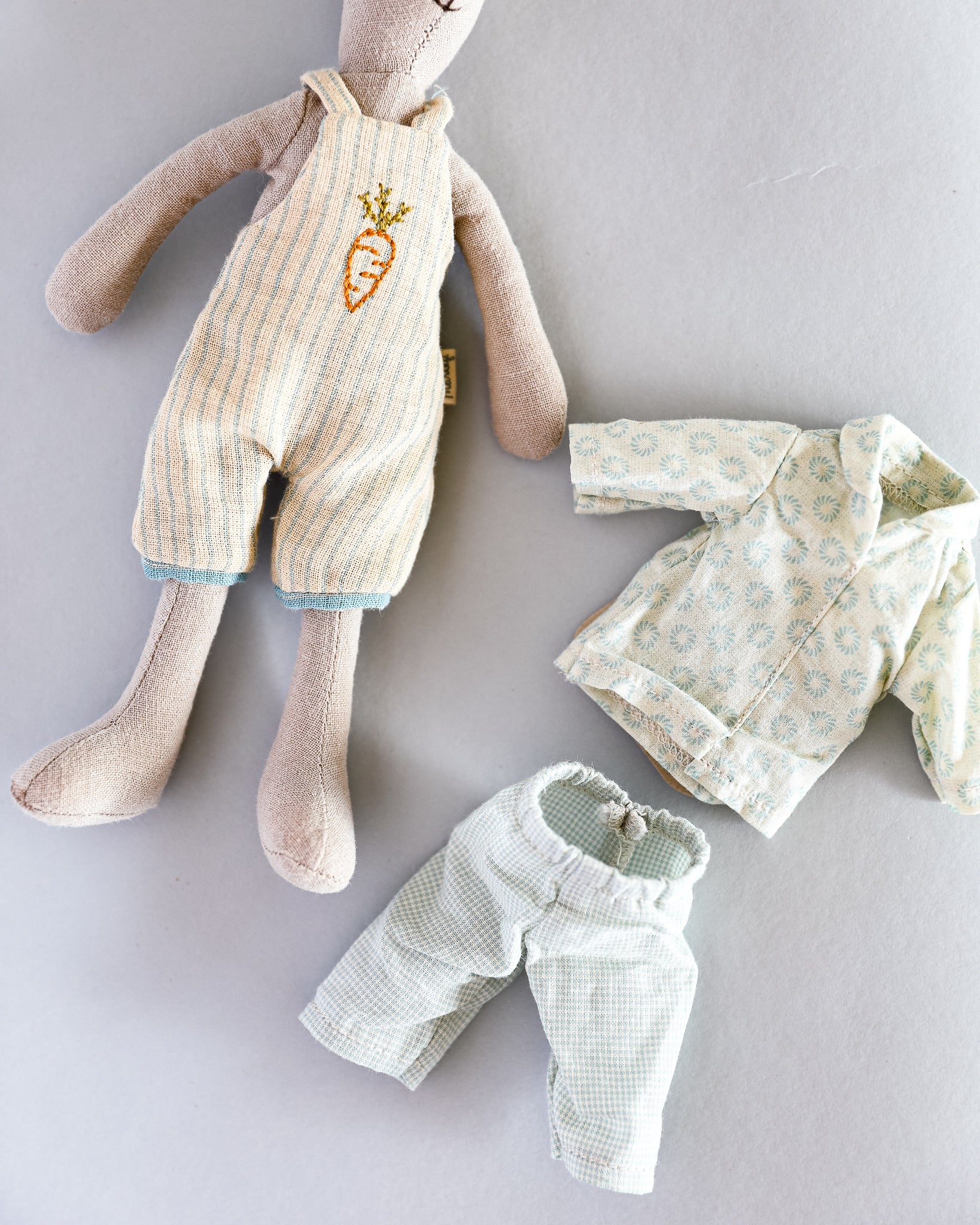 Maileg | Rabbit with 2 Outfits, Size 1 - Image 2