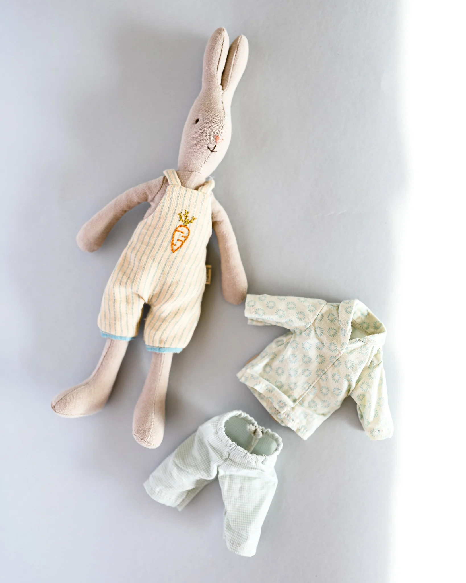 Maileg | Rabbit with 2 Outfits, Size 1 - Image 3