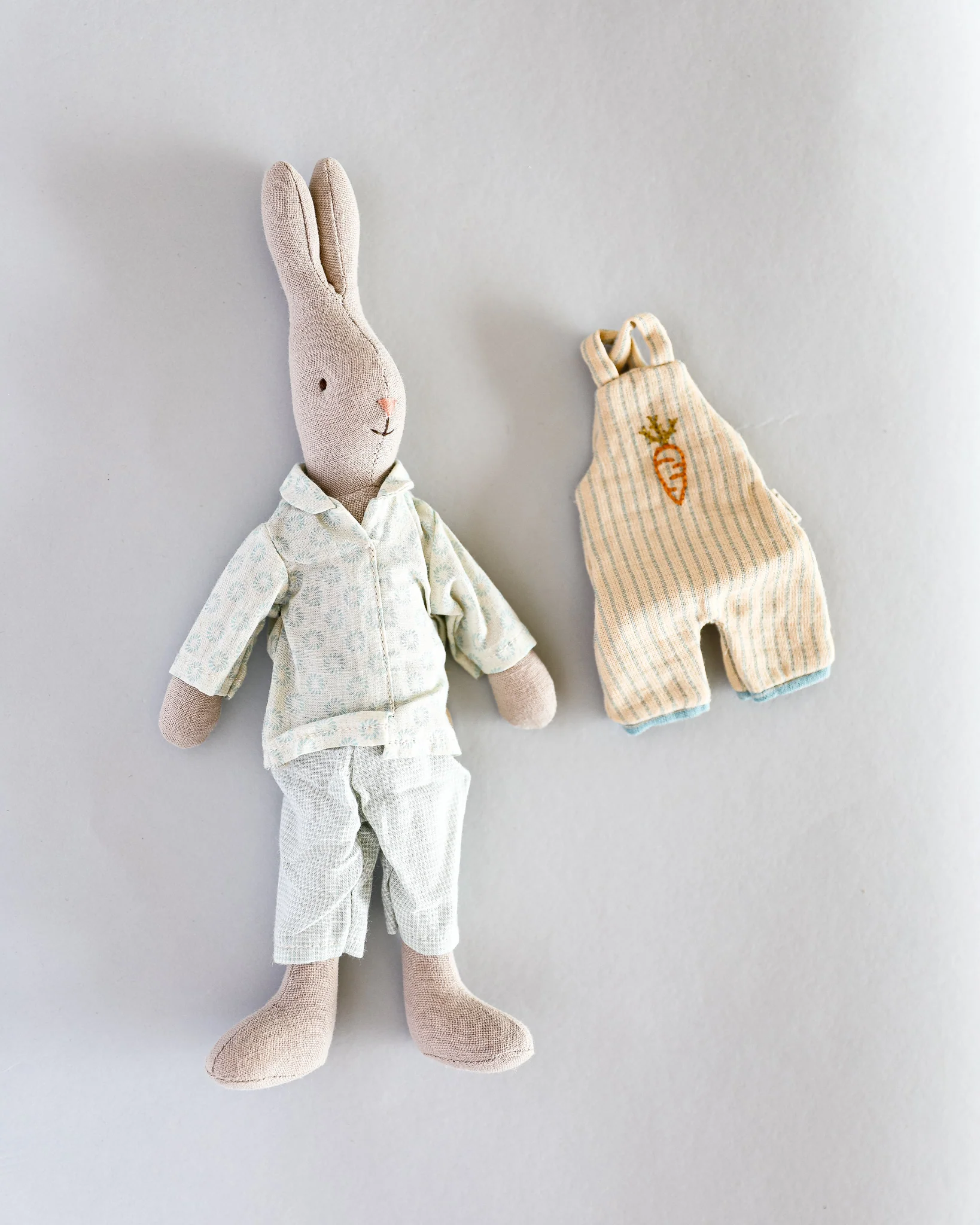 Maileg | Rabbit with 2 Outfits, Size 1 - Image 4