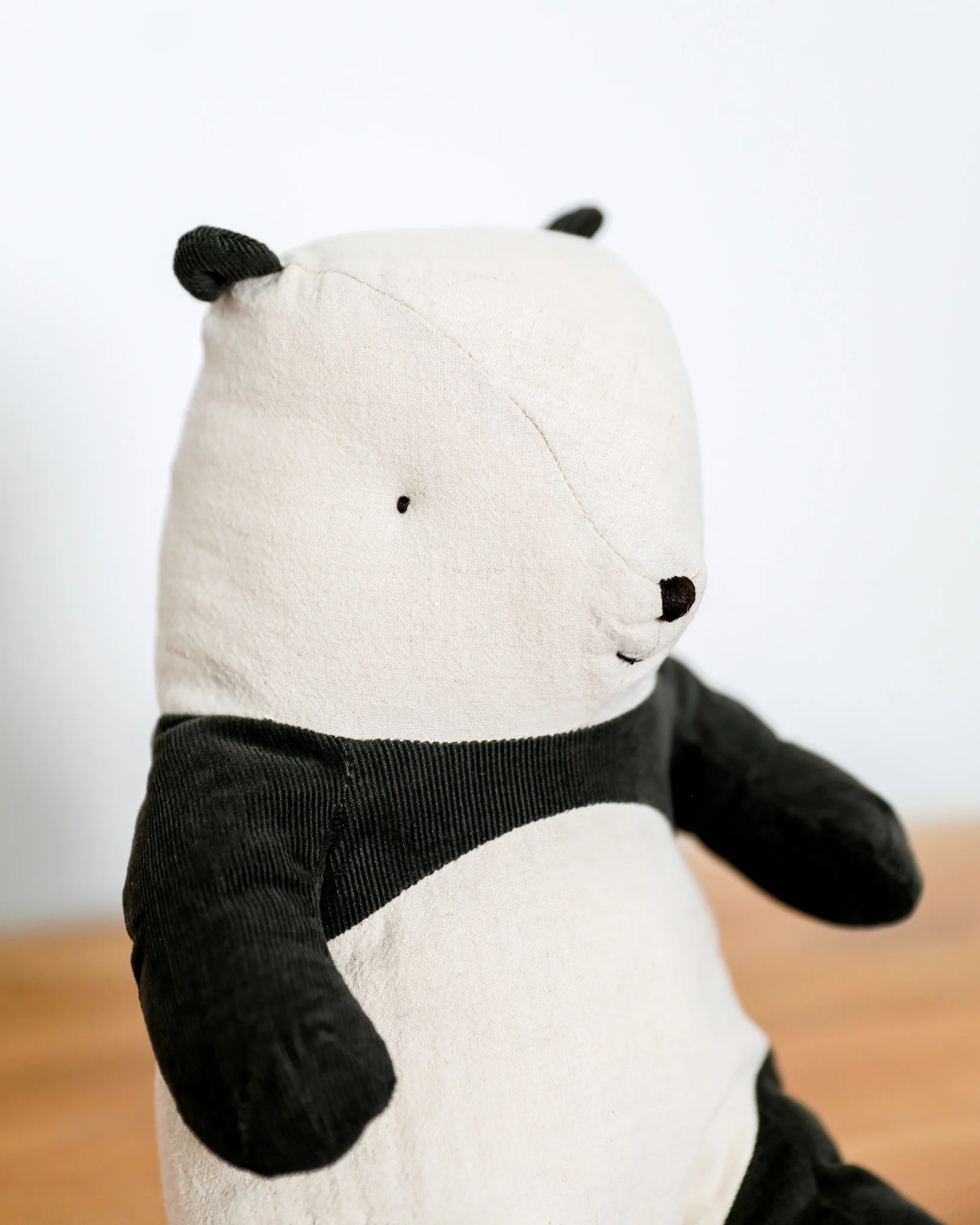Maileg | Safari Friends, Panda - Medium - Image 3