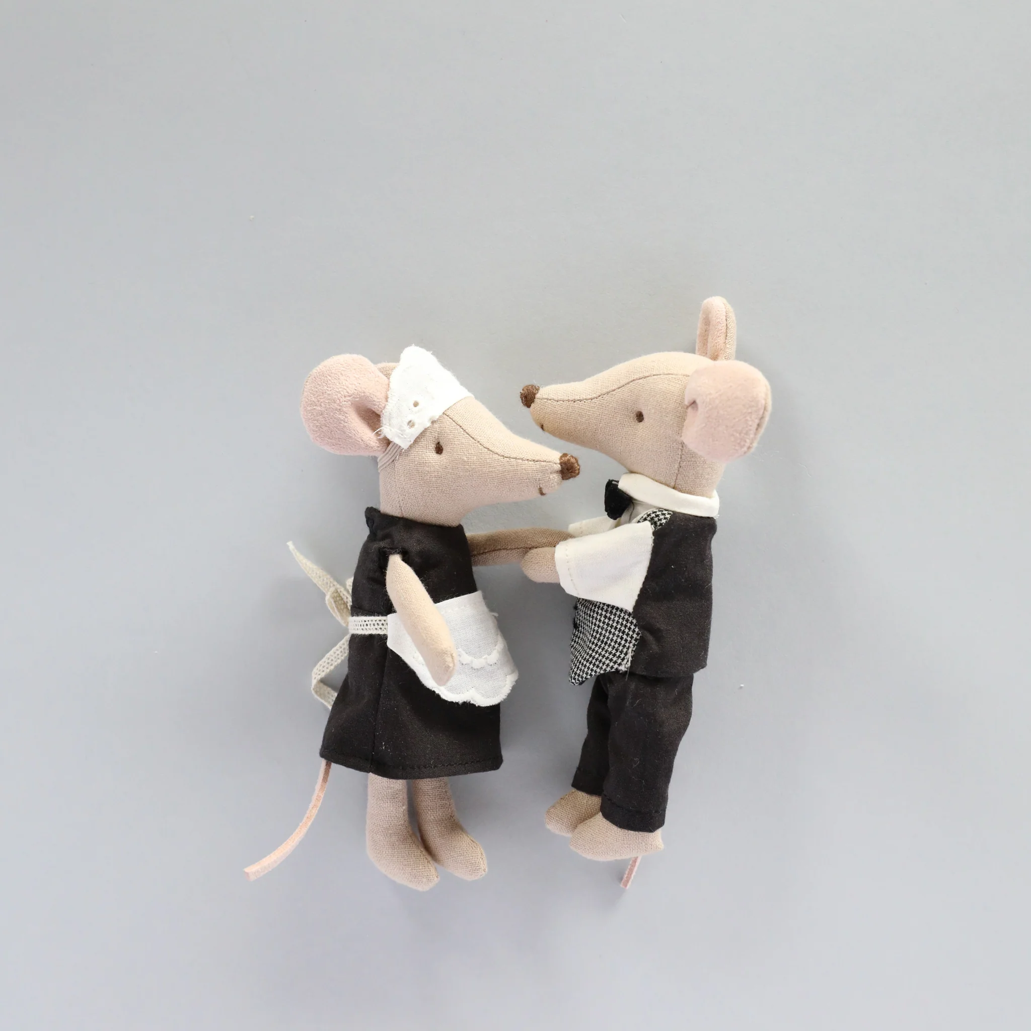 Maileg | Waiter Mouse - Image 2