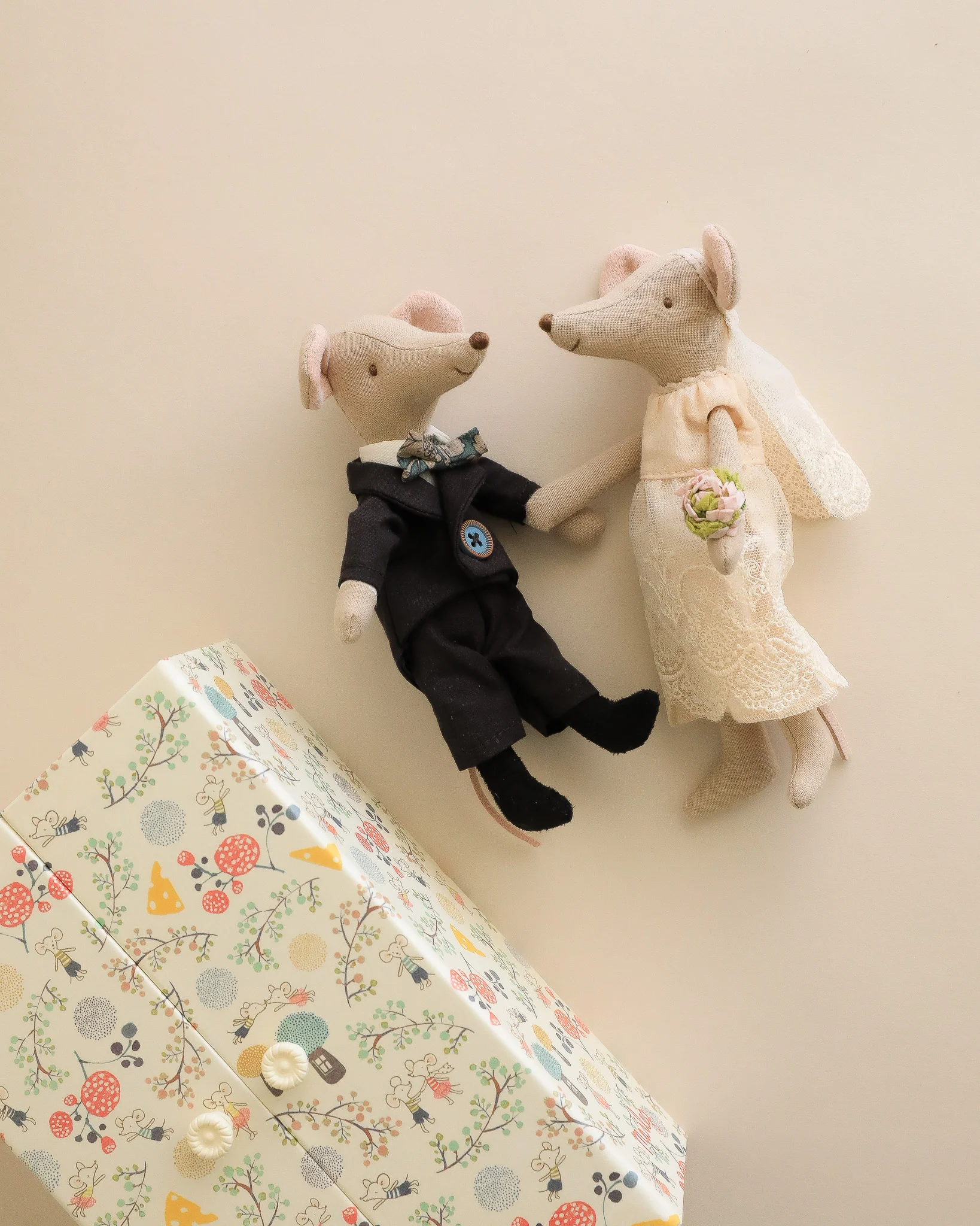 Maileg | Wedding Mice Couple in Box - Image 2